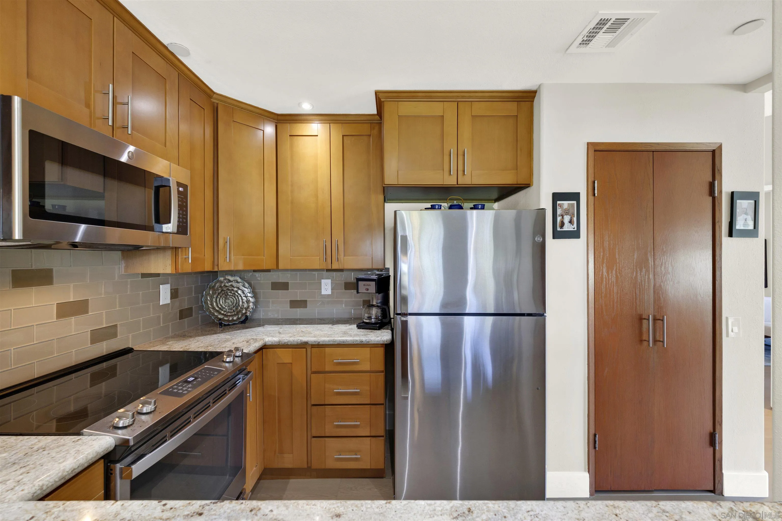 Photo #25: 260019219 Listing: Photo #25