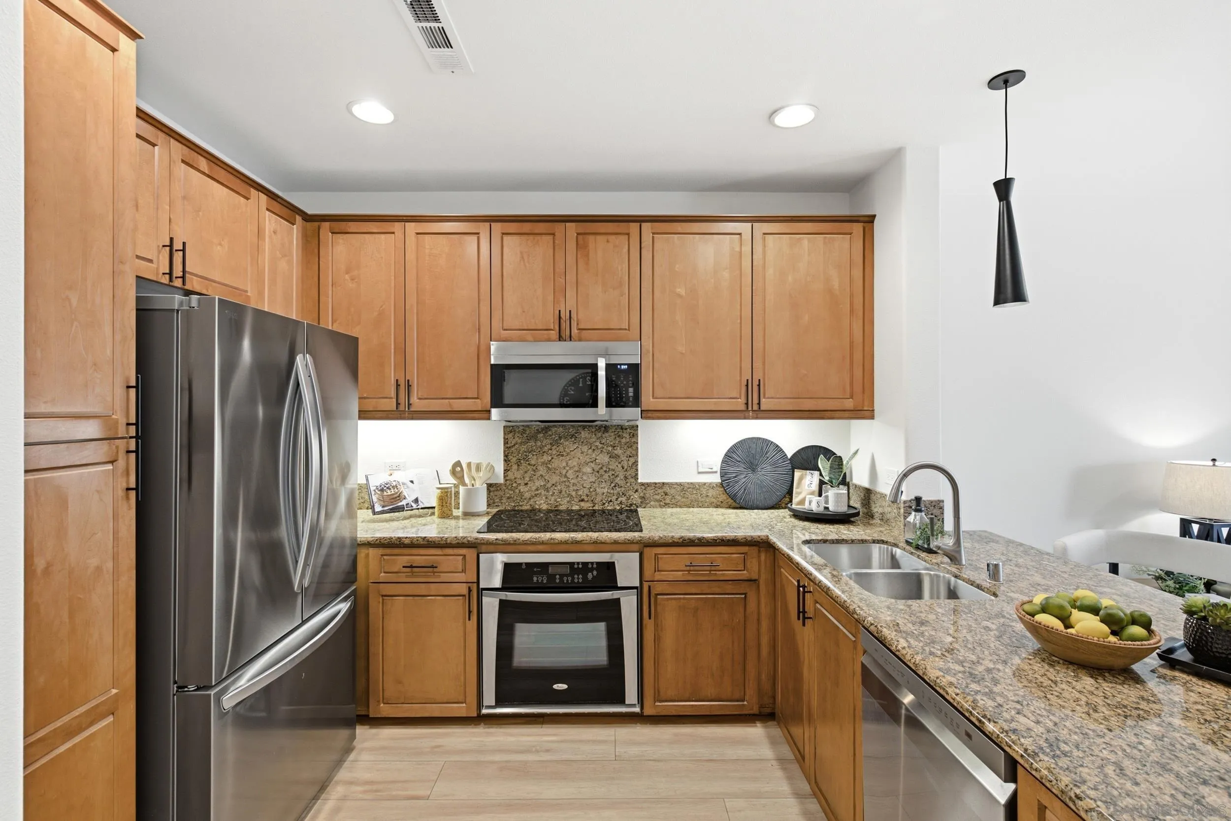 Photo #4: 260019220 Listing: Photo #4