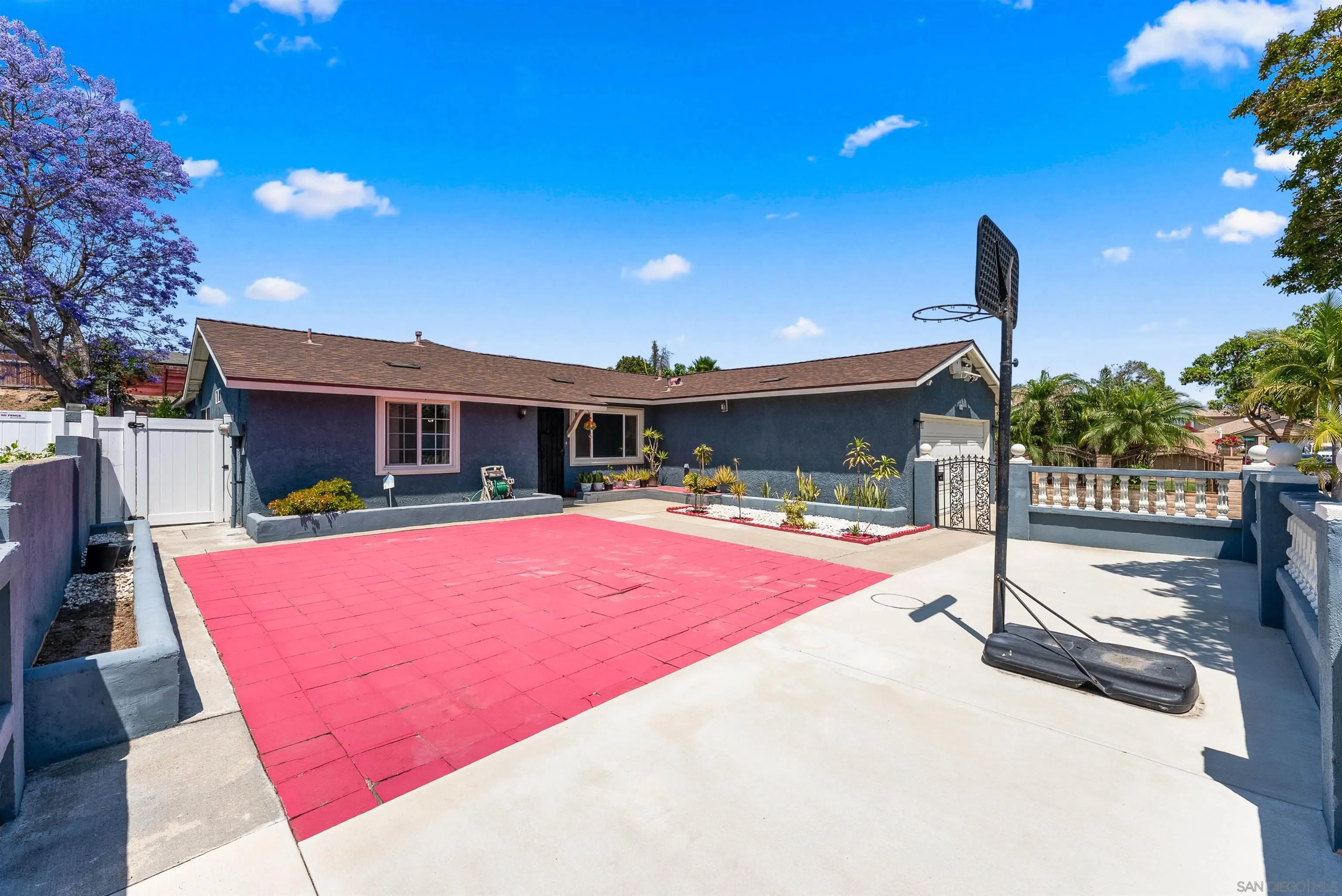 https://cdn.realtyfeed.com/cdn/127/260019221/821e4ea0d92f8675ad58050fc2339cd6.webp
