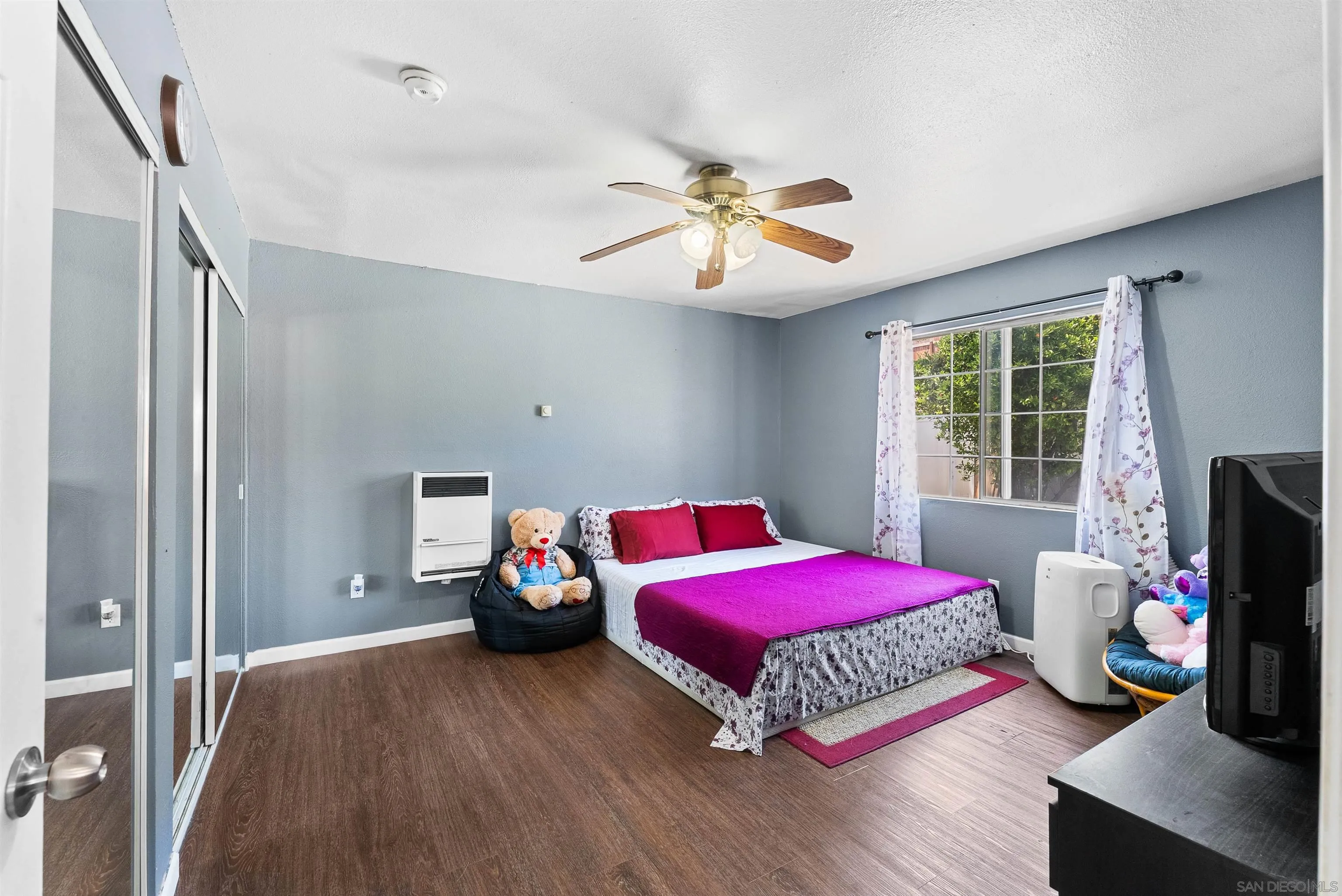 https://cdn.realtyfeed.com/cdn/127/260019221/cebc6b71d00f51fe0e1b8d041aa34ab4.webp