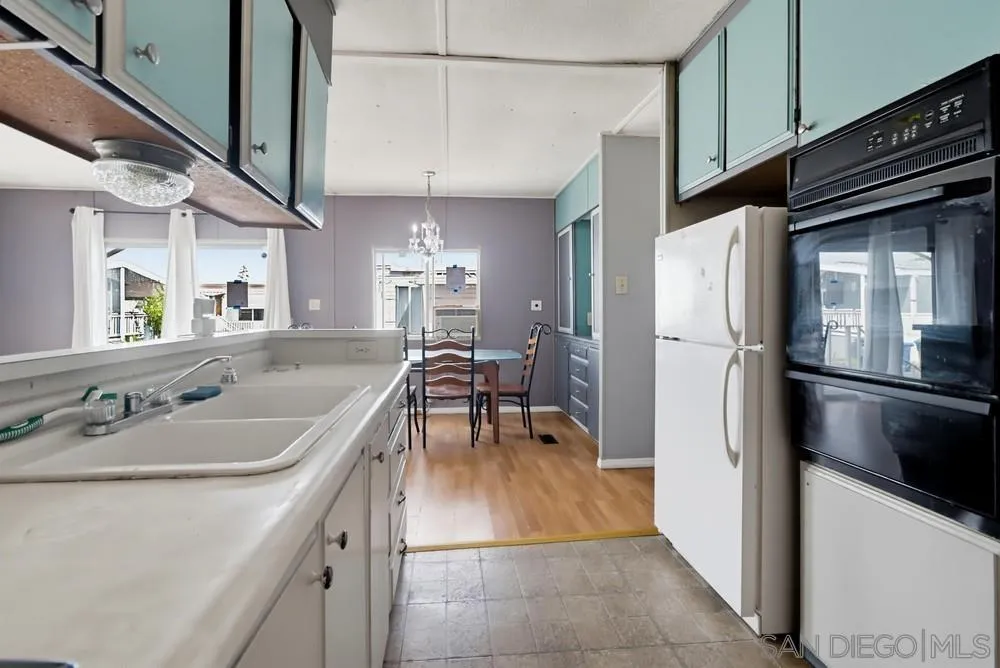 https://cdn.realtyfeed.com/cdn/127/260019222/084815b4d96637af2faf7c19bf37641d.webp