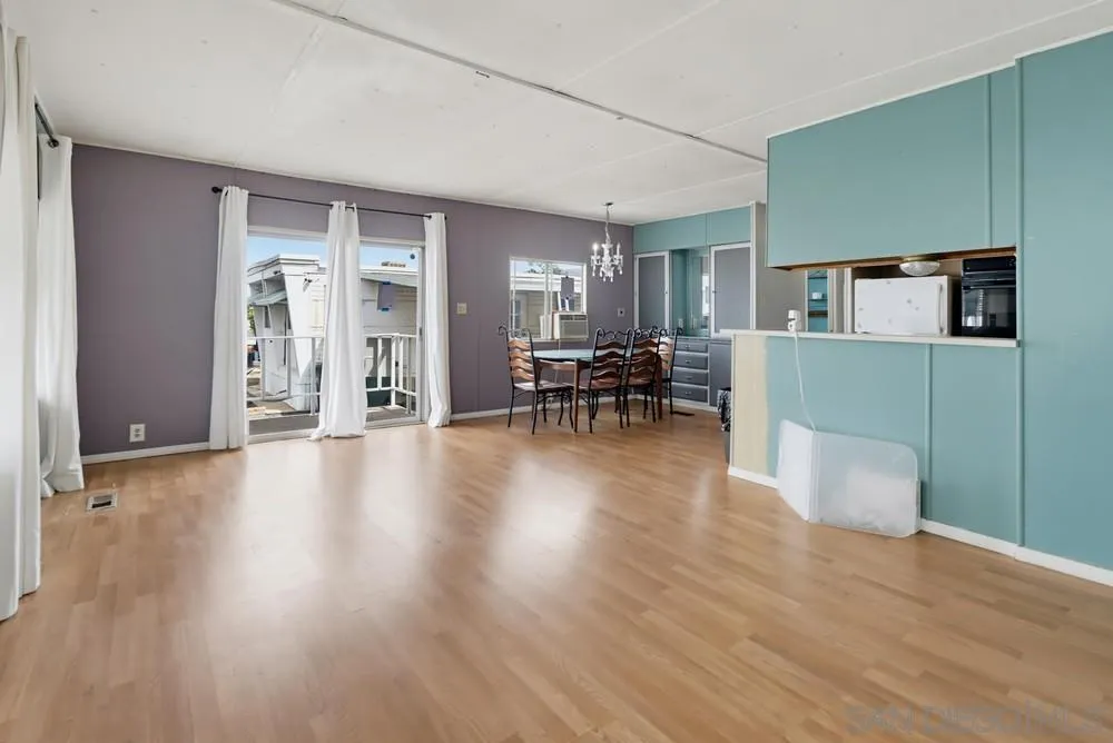 https://cdn.realtyfeed.com/cdn/127/260019222/77493ec0ca789993be834ba62279b787.webp