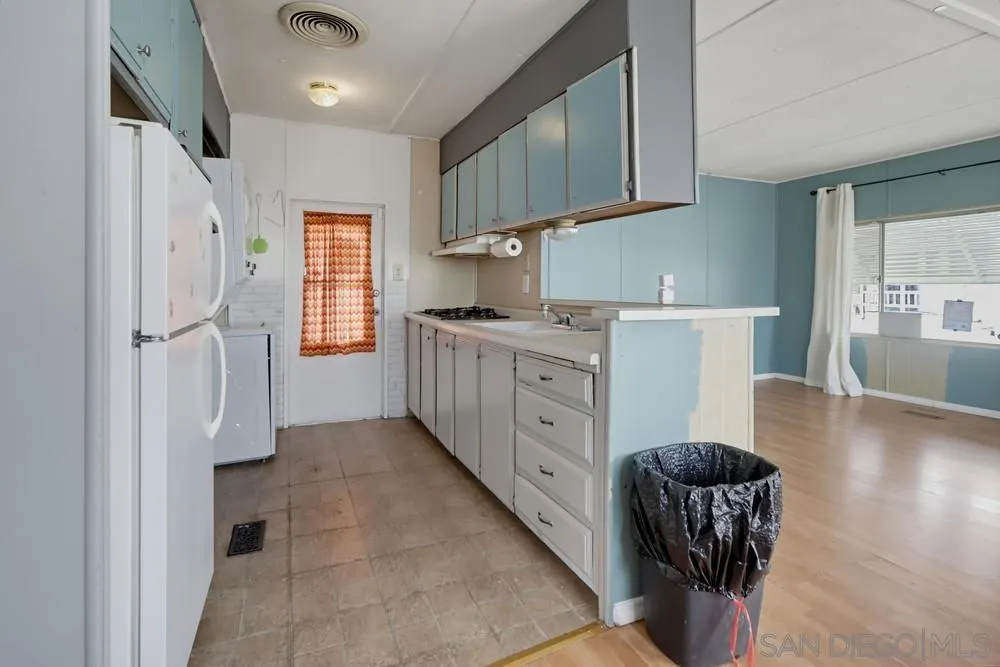 https://cdn.realtyfeed.com/cdn/127/260019222/913cf7da165b47f9eb98d0e0b1e63548.webp