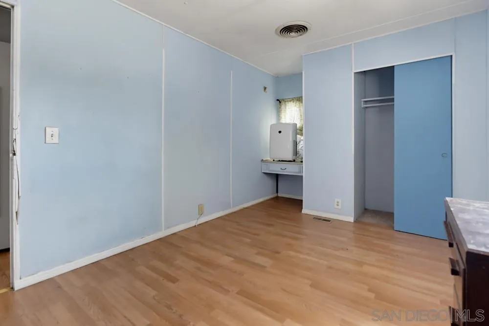 https://cdn.realtyfeed.com/cdn/127/260019222/914e055410a10ea9281510663d4156d1.webp