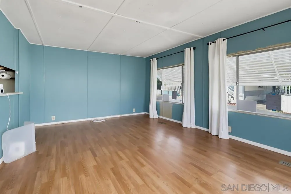 https://cdn.realtyfeed.com/cdn/127/260019222/bcc8cf1e1d4cf4bbd09c4fddb97990ad.webp