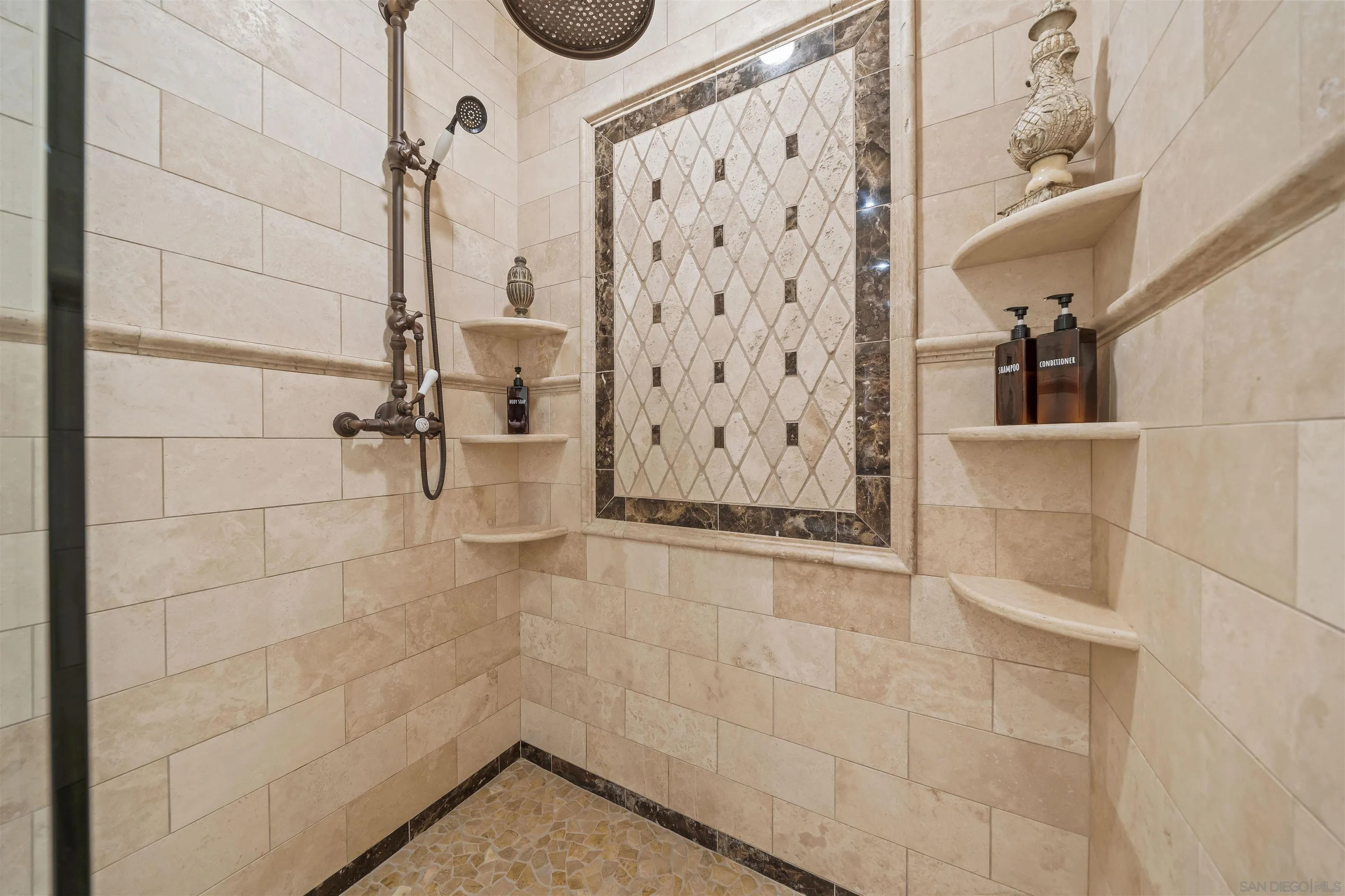 Photo #32: 260019223 Listing: Photo #32