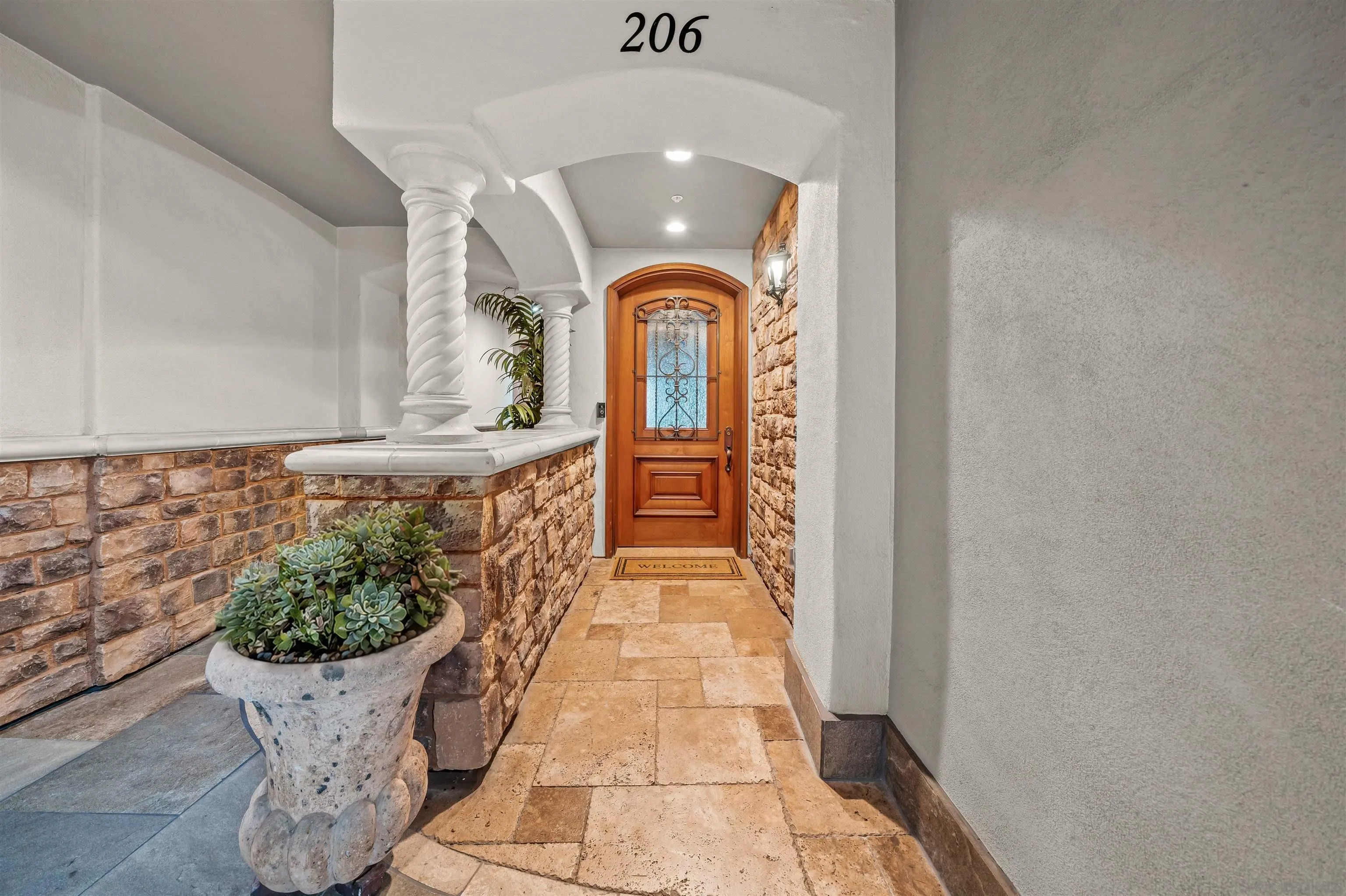Photo #4: 260019223 Listing: Photo #4