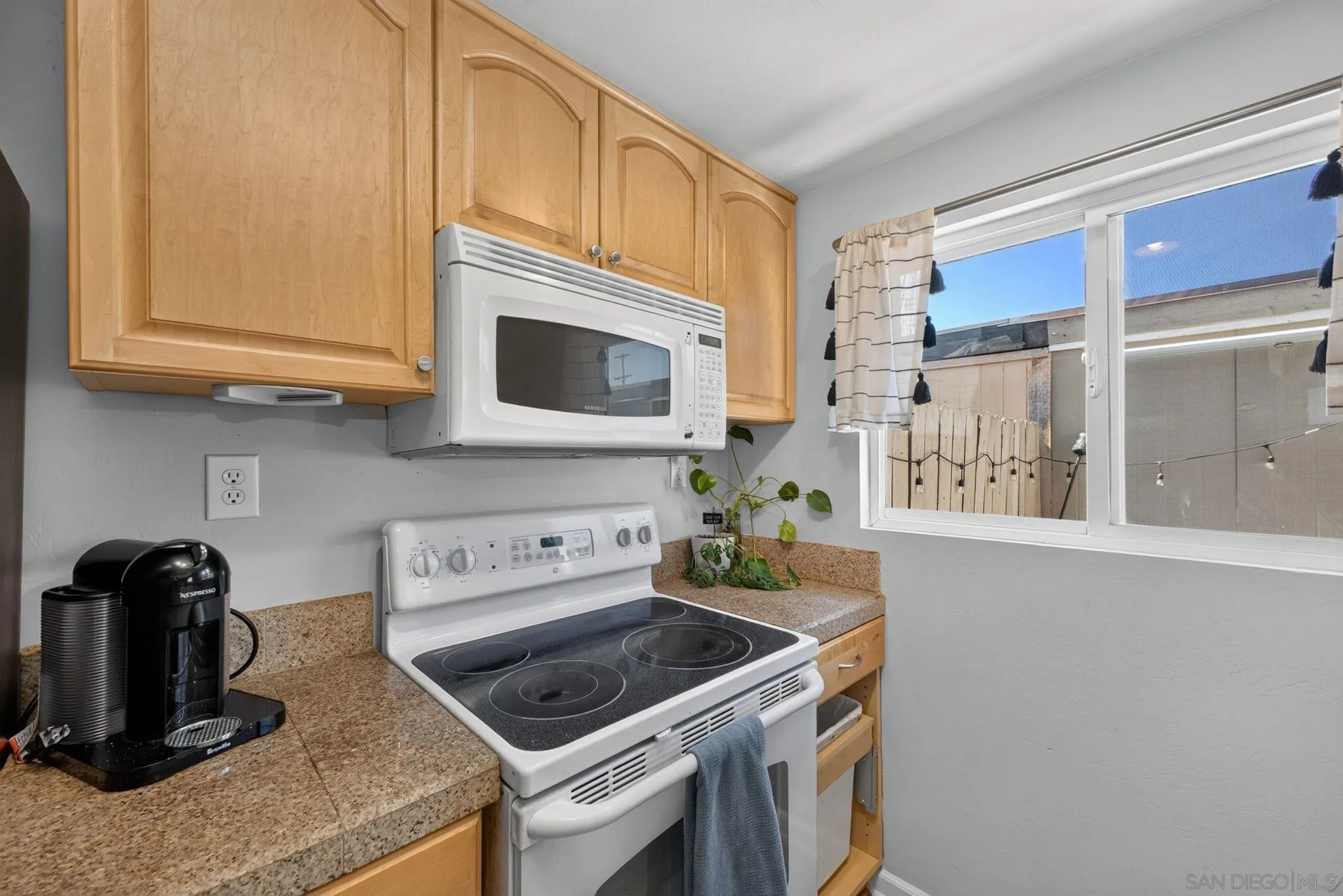 https://cdn.realtyfeed.com/cdn/127/260019224/401bf2bf2a44b28ddb2e4648e2fc4c9e.webp