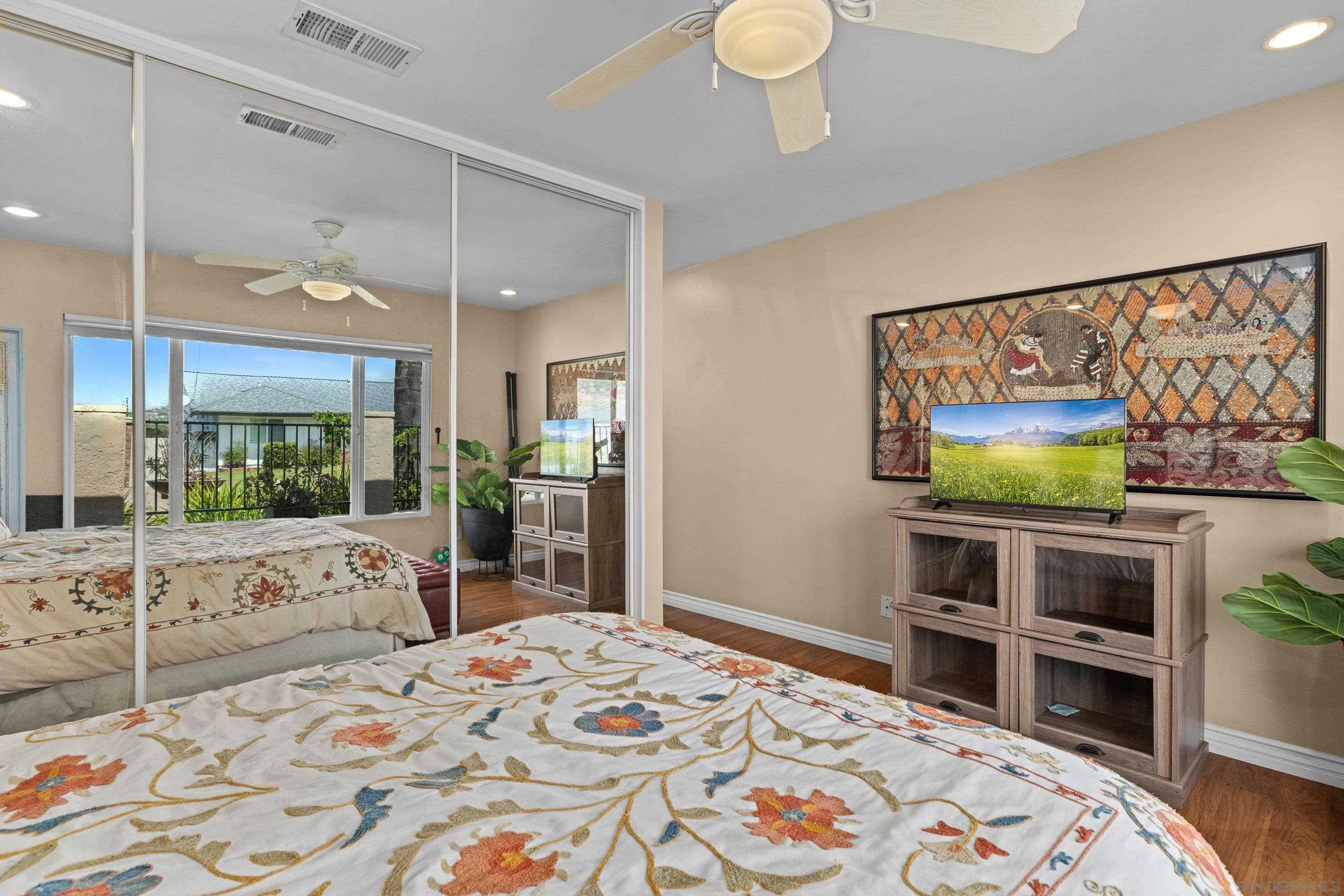 https://cdn.realtyfeed.com/cdn/127/260019225/12e35c6a2899ec868f58321d4c03067c.webp