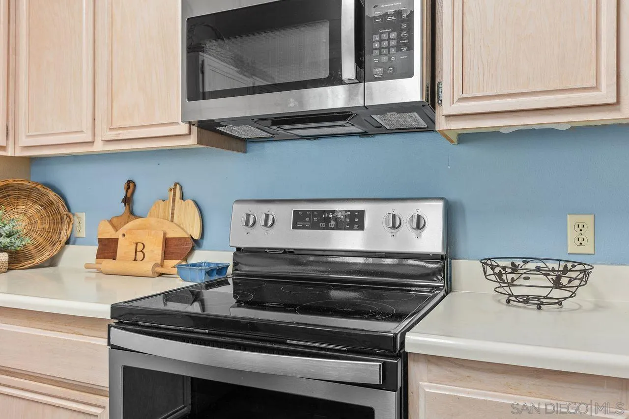 Photo #21: 260019227 Listing: Photo #21