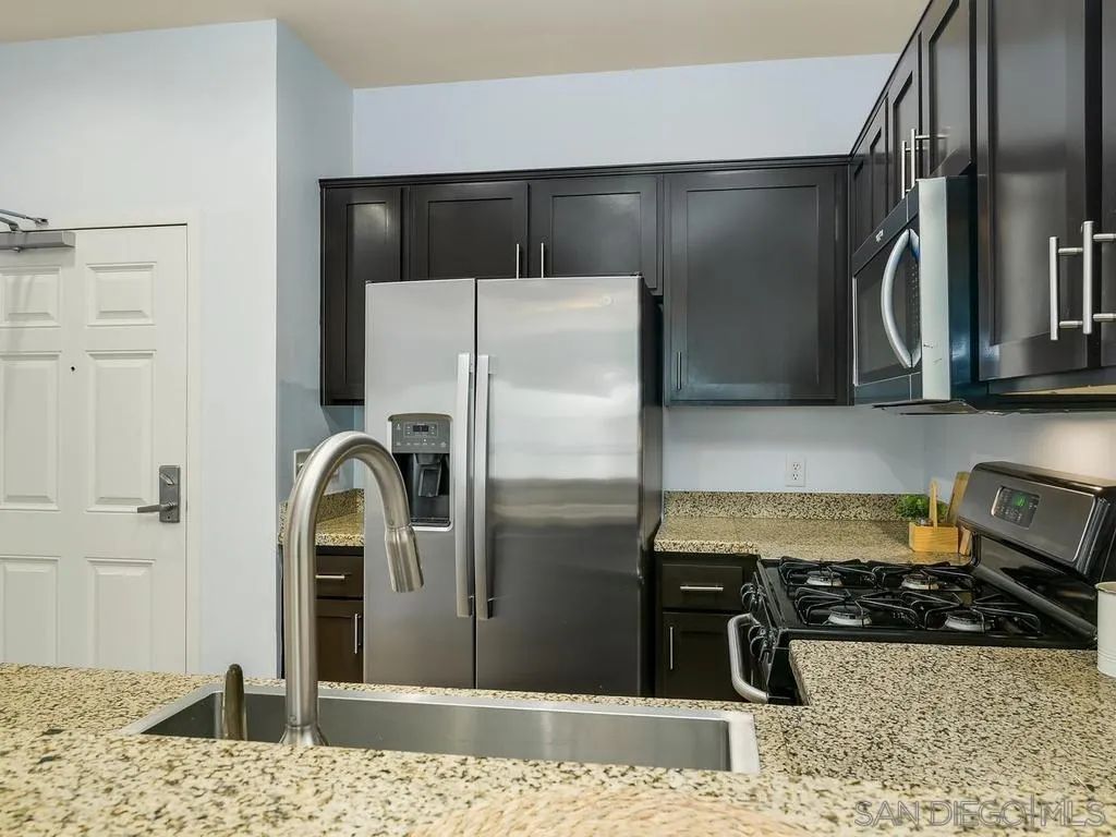 Photo #5: 260019228 Listing: Photo #5