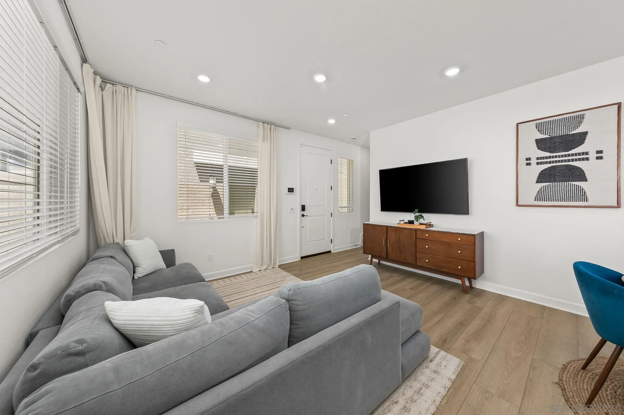 Photo #3: 260019230 Listing: Photo #3