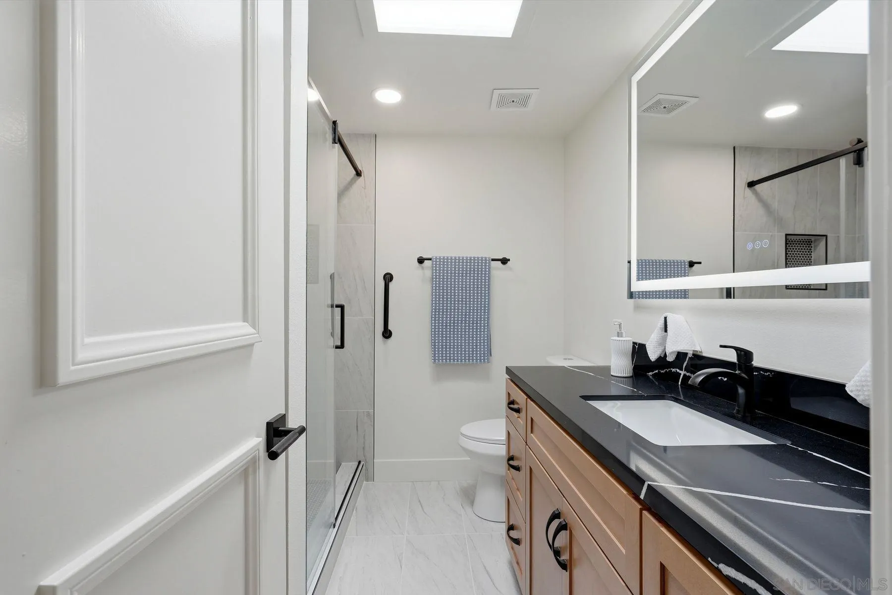 Photo #21: 260019231 Listing: Photo #21
