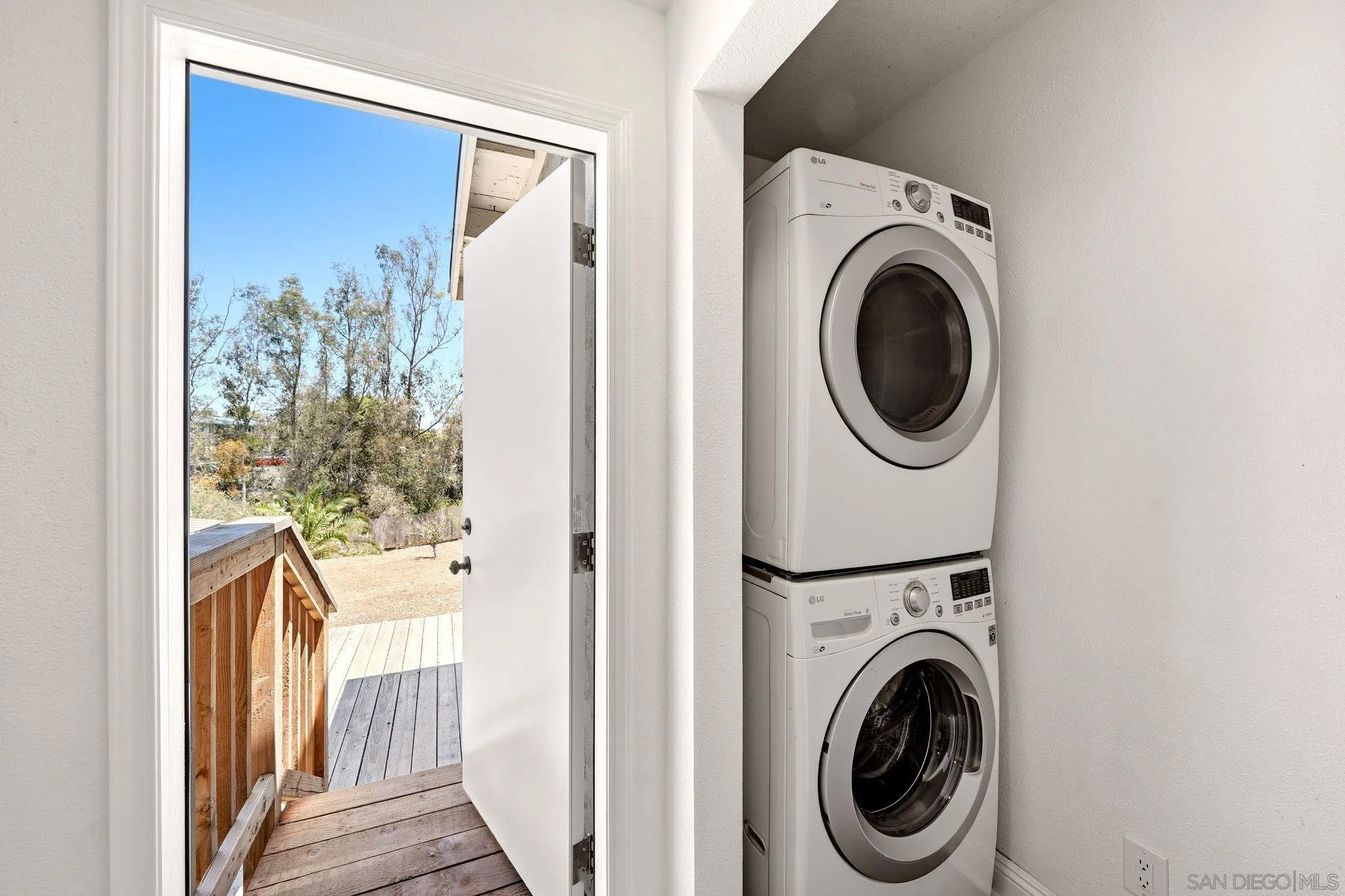 https://cdn.realtyfeed.com/cdn/127/260019232/41e25fac82e142483a759cec1985978a.webp