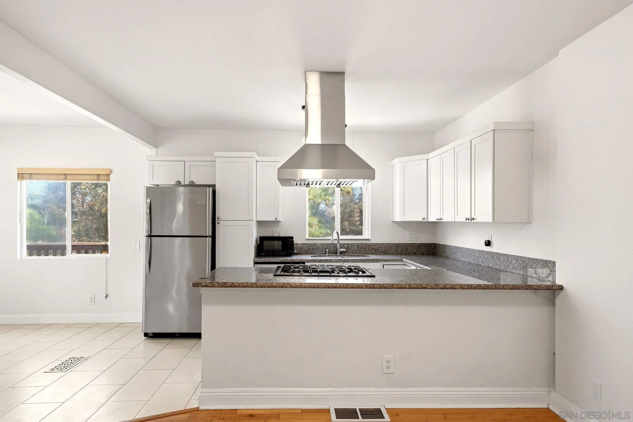 https://cdn.realtyfeed.com/cdn/127/260019232/b334797aafb0bcd7cd1dea03e5c2cdf9.webp