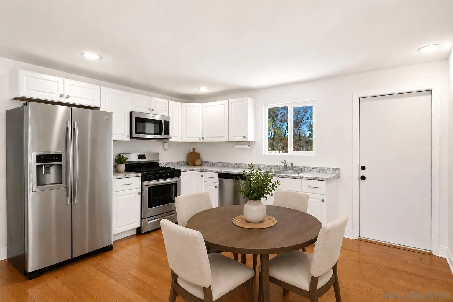 https://cdn.realtyfeed.com/cdn/127/260019232/b4c2c504d9551598242f010d7dab2765.webp