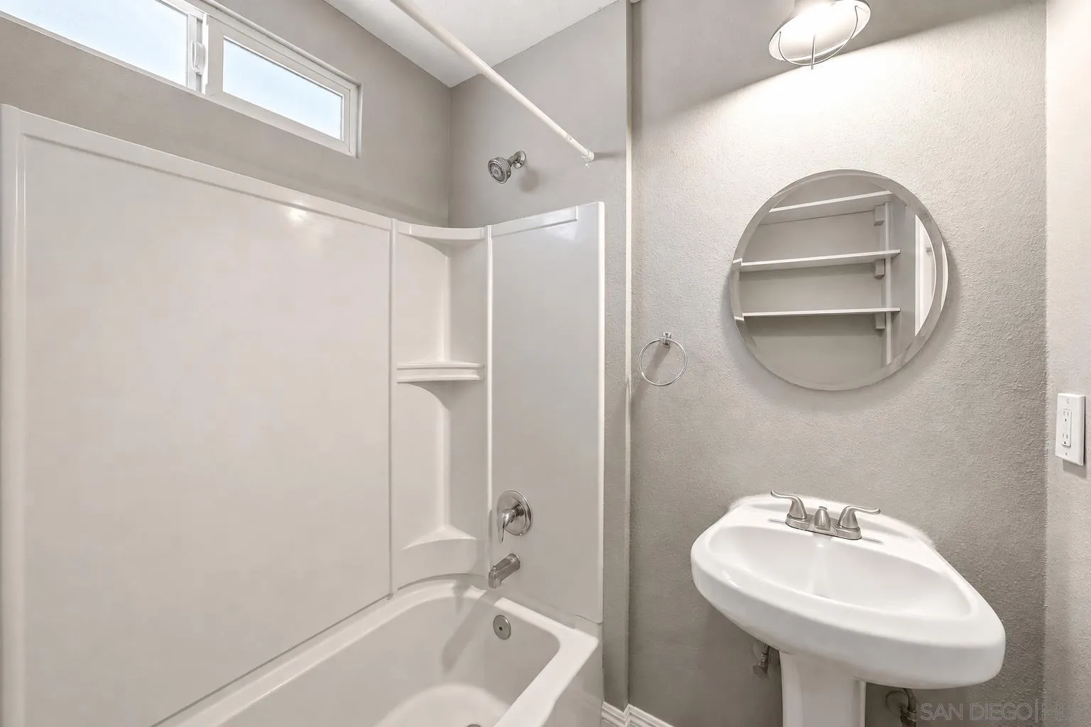 https://cdn.realtyfeed.com/cdn/127/260019232/bbfe9974bf13784834ec900bcd3a2945.webp