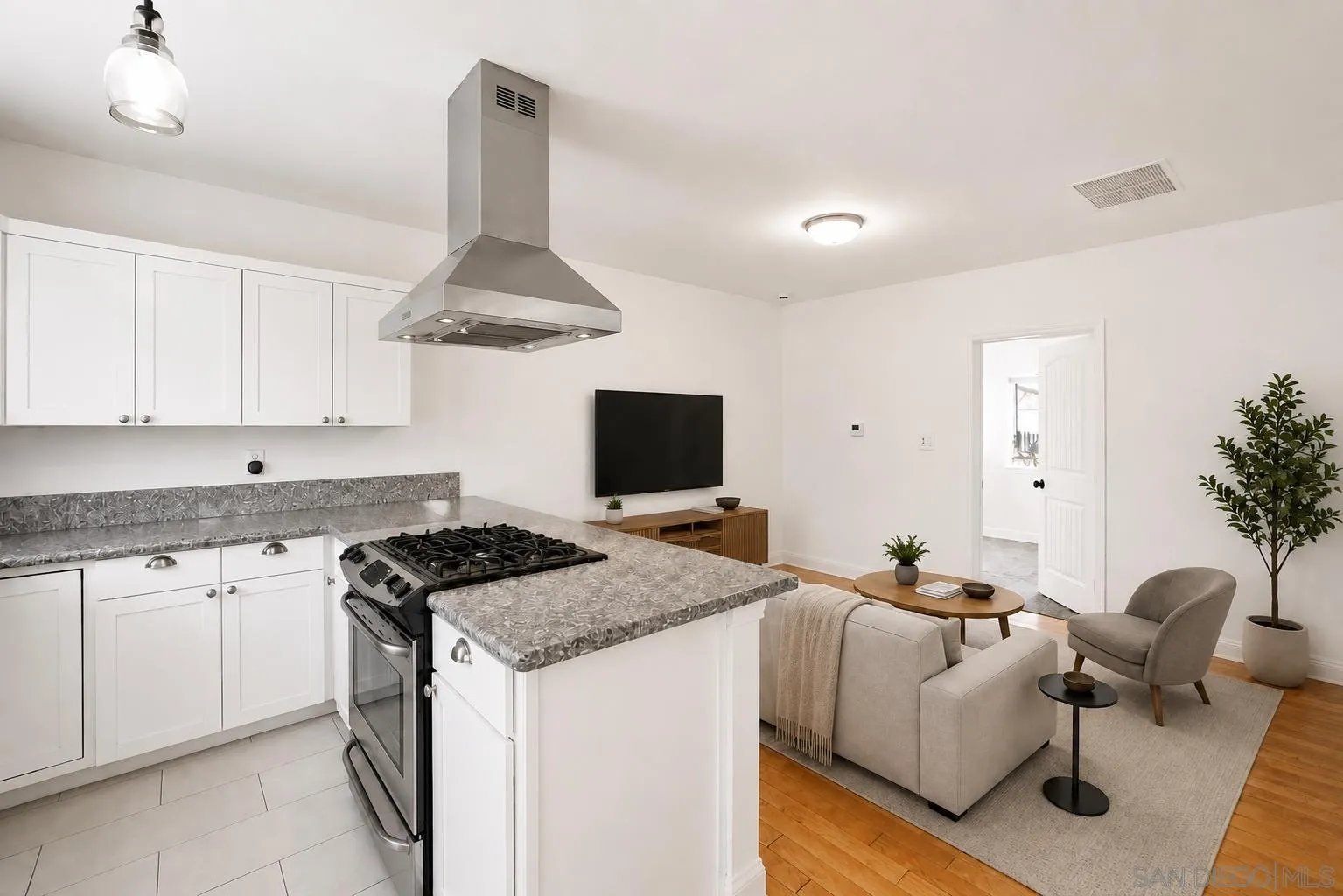 https://cdn.realtyfeed.com/cdn/127/260019232/e2d0f7771fb271b3c8de6c5d51bf5bca.webp