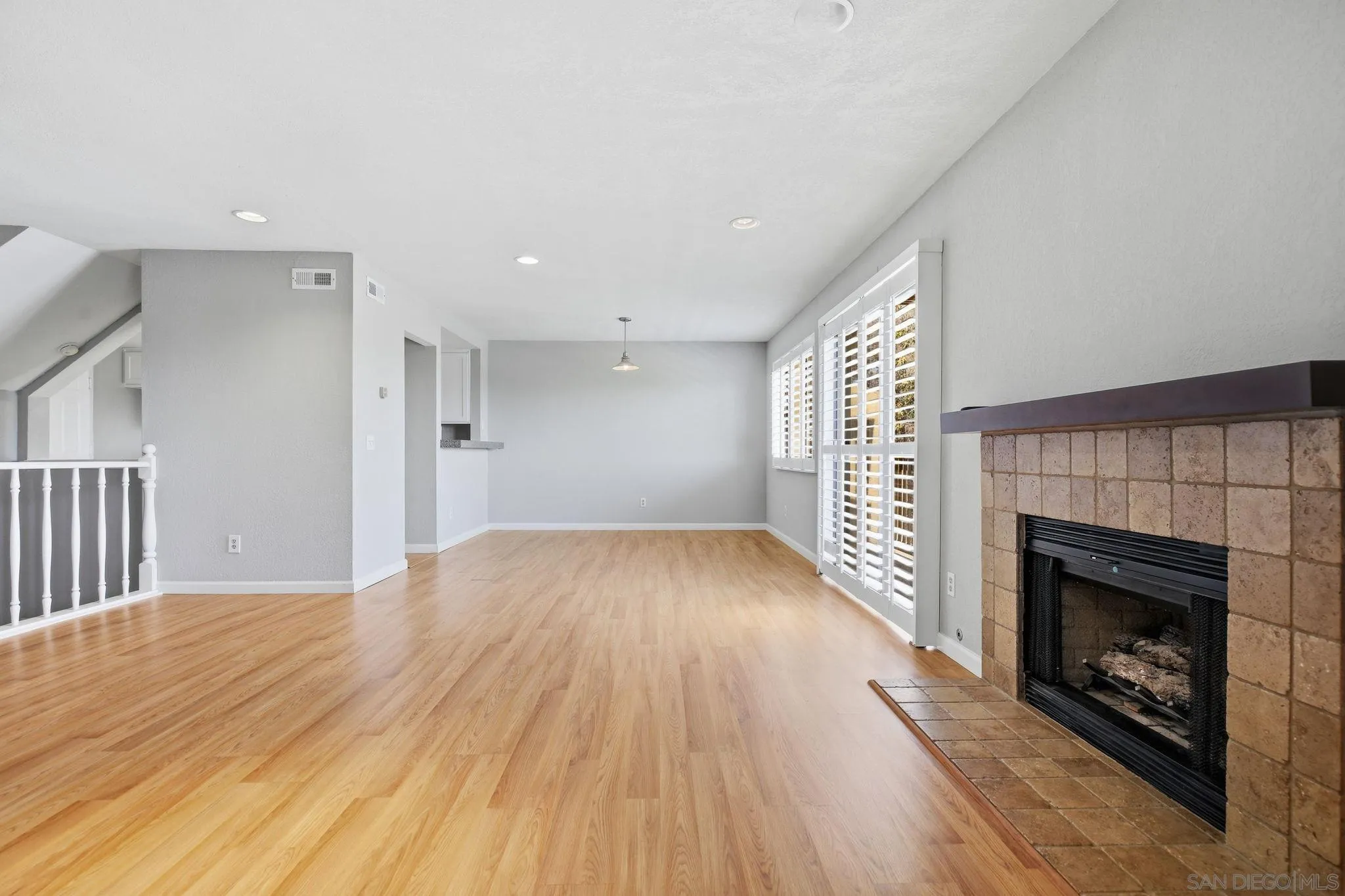 Photo #5: 260019233 Listing: Photo #5