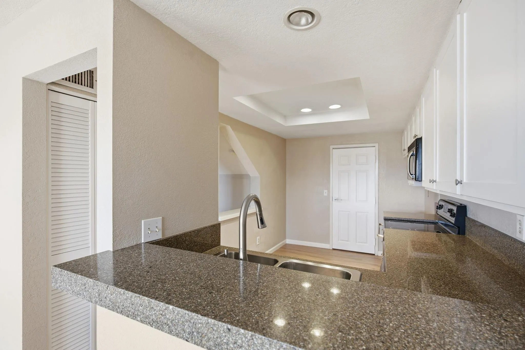 Photo #23: 260019233 Listing: Photo #23