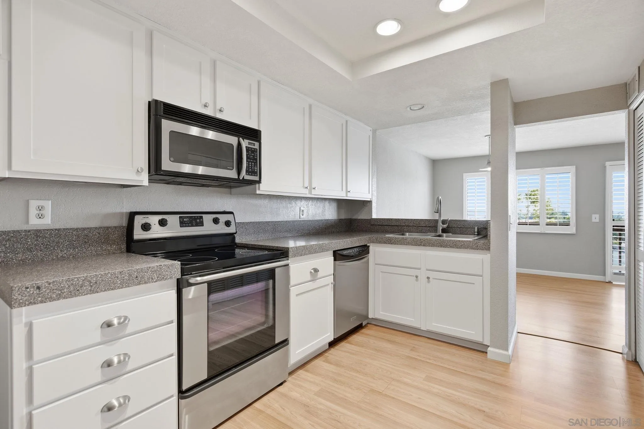 Photo #19: 260019233 Listing: Photo #19