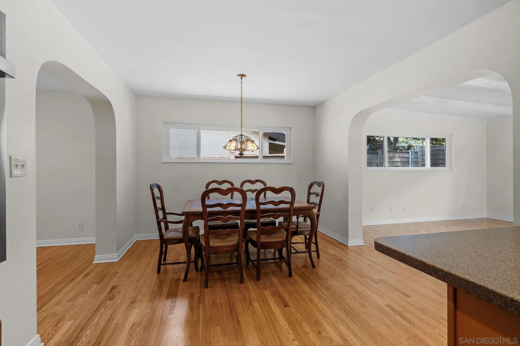 https://cdn.realtyfeed.com/cdn/127/260019235/35ad40f18fb45eade1446e7bc42bb73b.webp