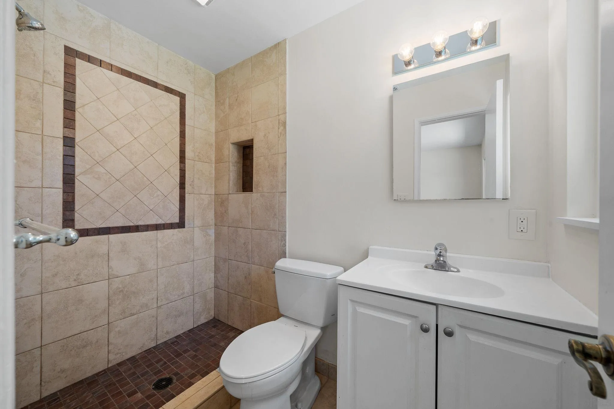 https://cdn.realtyfeed.com/cdn/127/260019235/367d01dce247d5b8a2ba9f25bfc2720c.webp