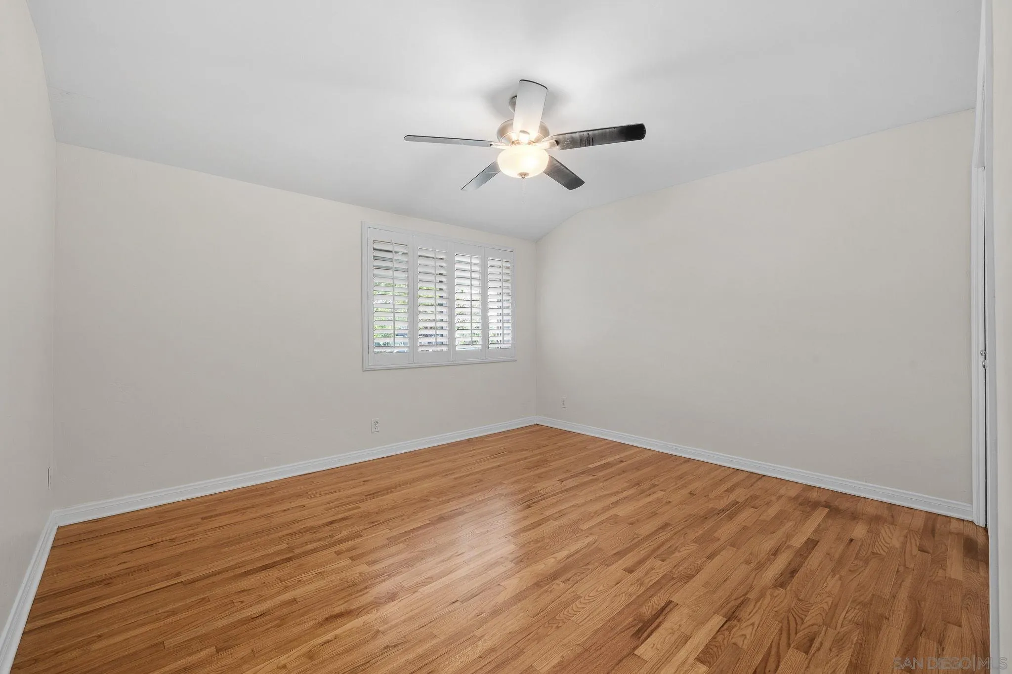 https://cdn.realtyfeed.com/cdn/127/260019235/7ca93898d82ec9d59cdbe1aed3b630e2.webp