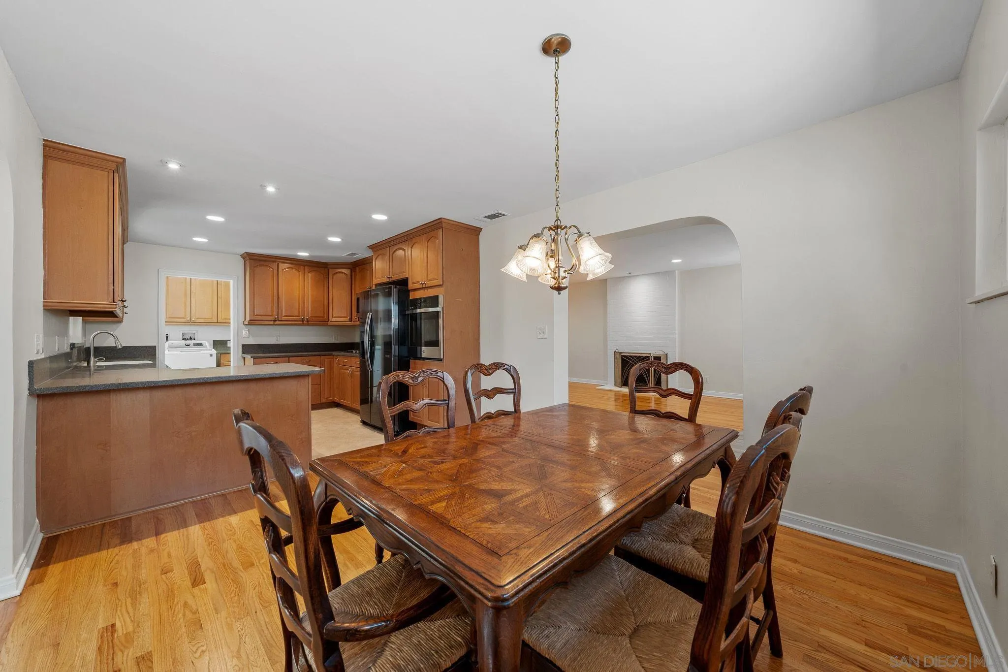 https://cdn.realtyfeed.com/cdn/127/260019235/7e25d287a097c47d1cc9c7ae445f41a2.webp