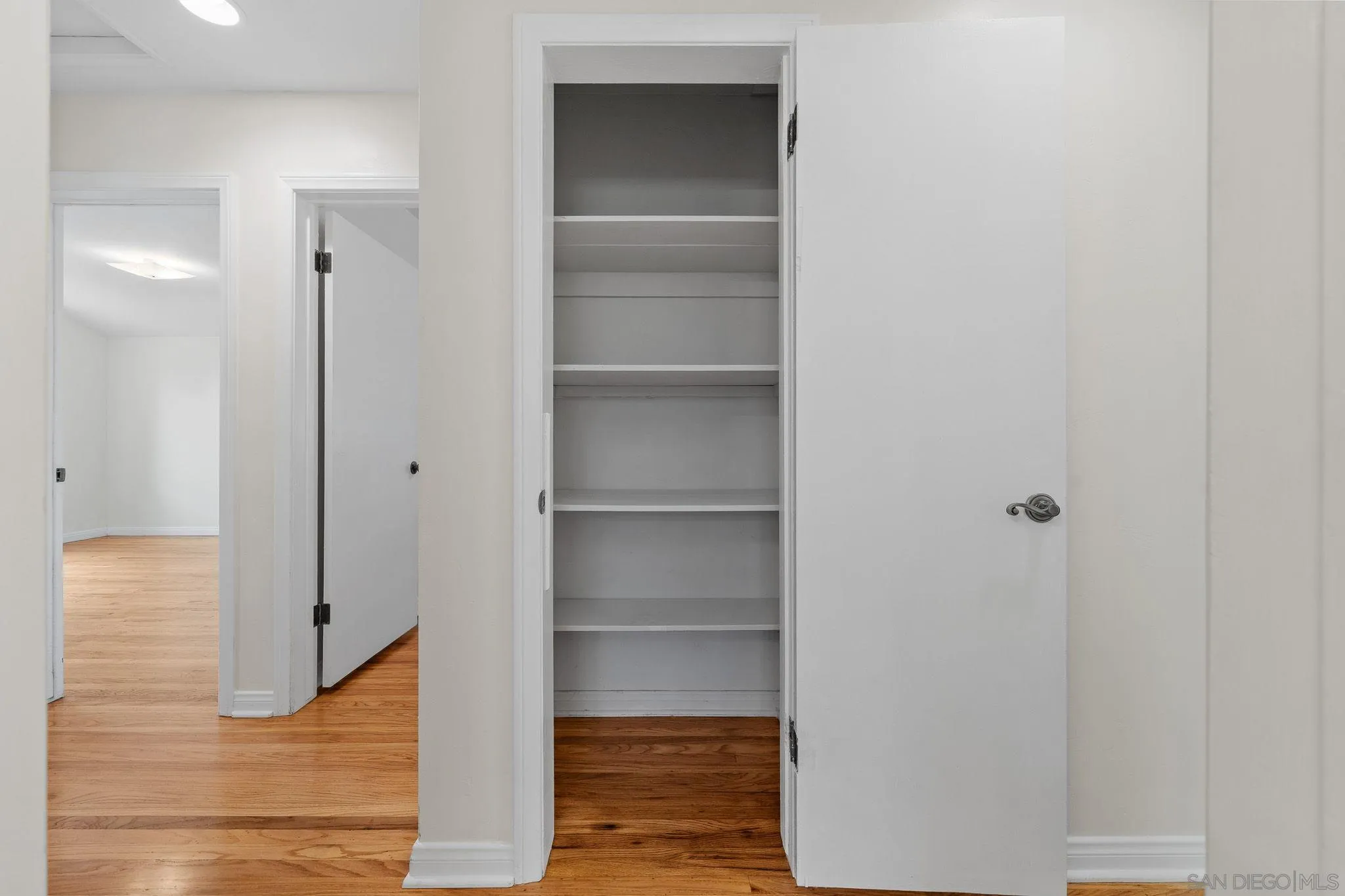 https://cdn.realtyfeed.com/cdn/127/260019235/b3a6bc58a3f65bcd251ad98cb6239a37.webp