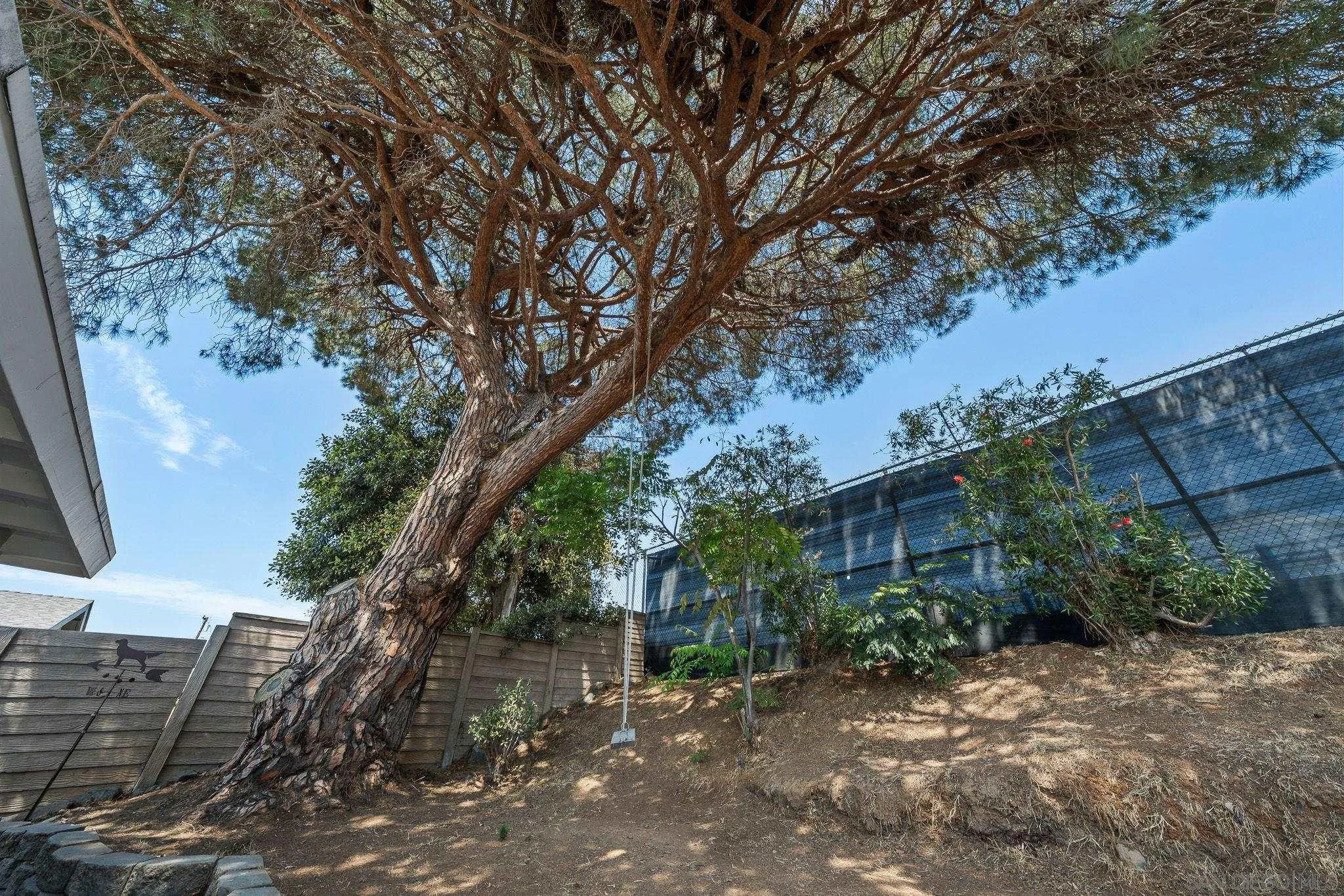 https://cdn.realtyfeed.com/cdn/127/260019235/ba735c8f2da3c72ed4ce038c08f7df59.webp