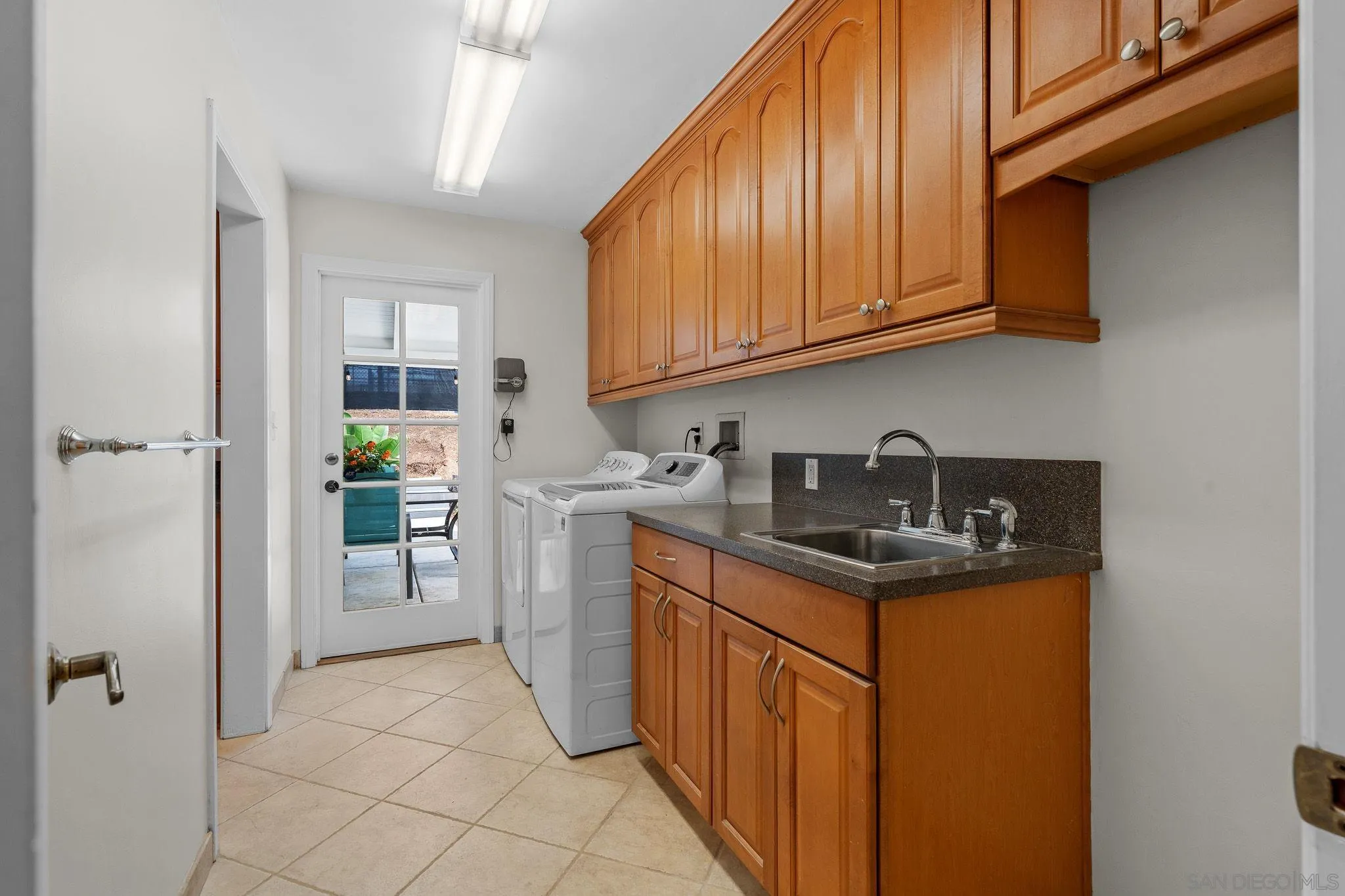 https://cdn.realtyfeed.com/cdn/127/260019235/bfb0f826eecdd4c5ac7f9f57ecf4fc58.webp