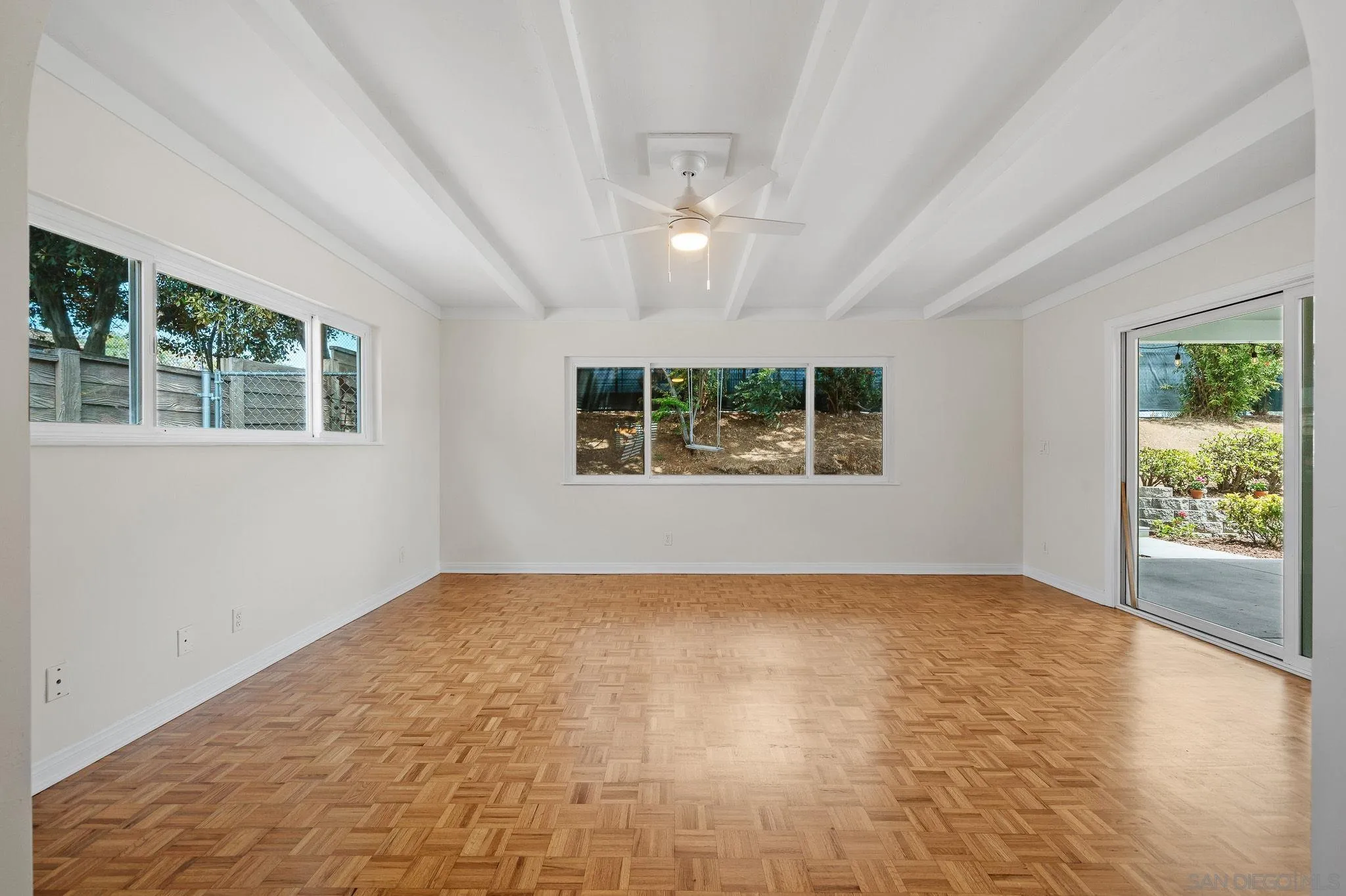 https://cdn.realtyfeed.com/cdn/127/260019235/d886a220b0aa20c83b61fce4260c954c.webp