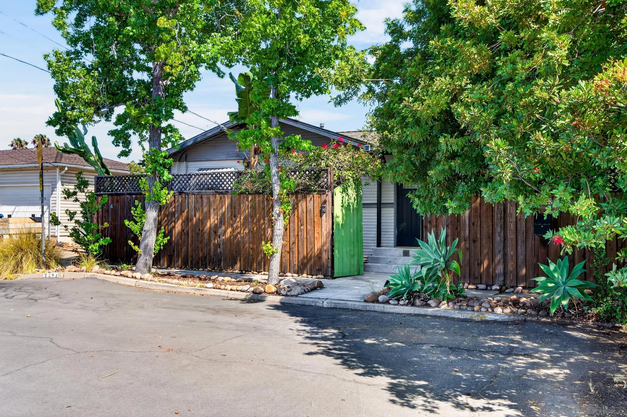 https://cdn.realtyfeed.com/cdn/127/260019236/3e4a1ff3950e48434db7df1aebaa06cd.webp
