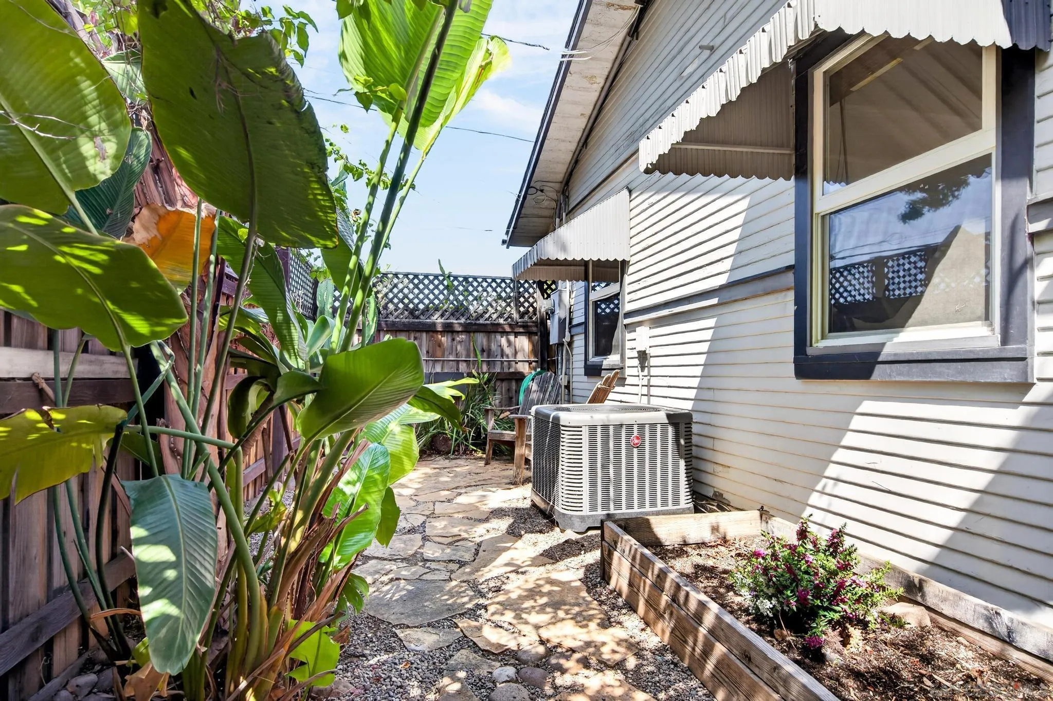 https://cdn.realtyfeed.com/cdn/127/260019236/8a767abfc7f69336c40a233e2f0202f5.webp