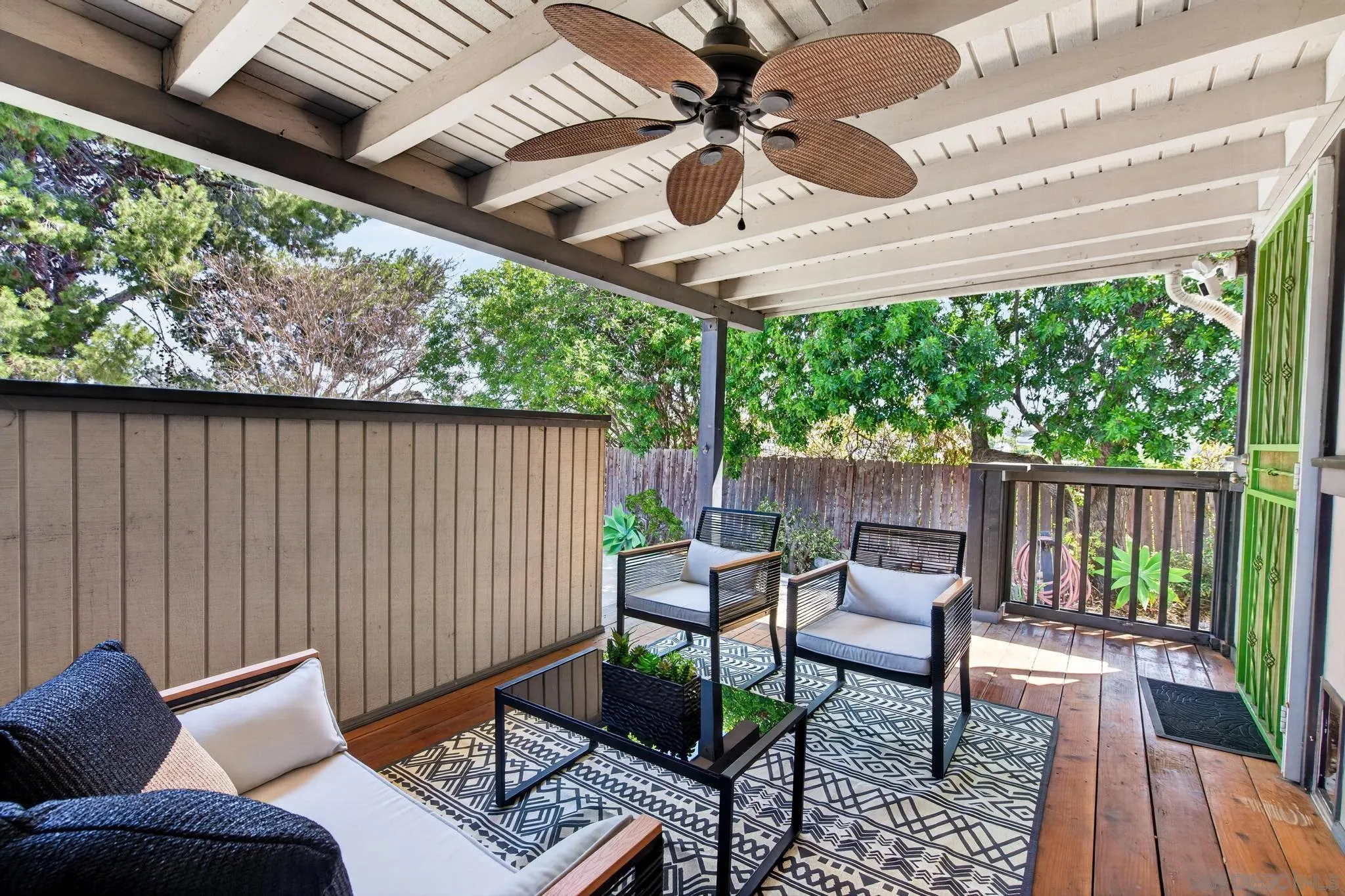 https://cdn.realtyfeed.com/cdn/127/260019236/9705d897a18b6218be09a8845a4c7e4c.webp