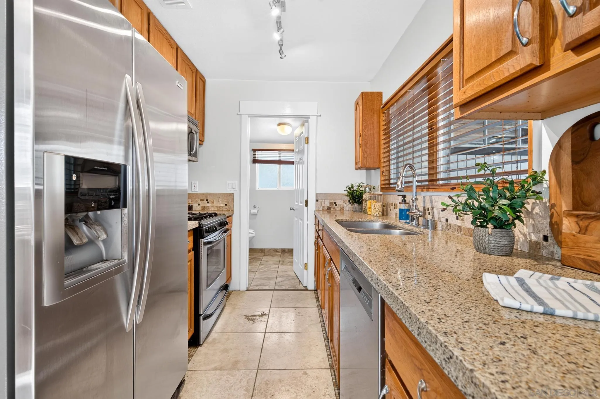 https://cdn.realtyfeed.com/cdn/127/260019236/ba306653fc8b9a0ec7f2df34250ea91b.webp