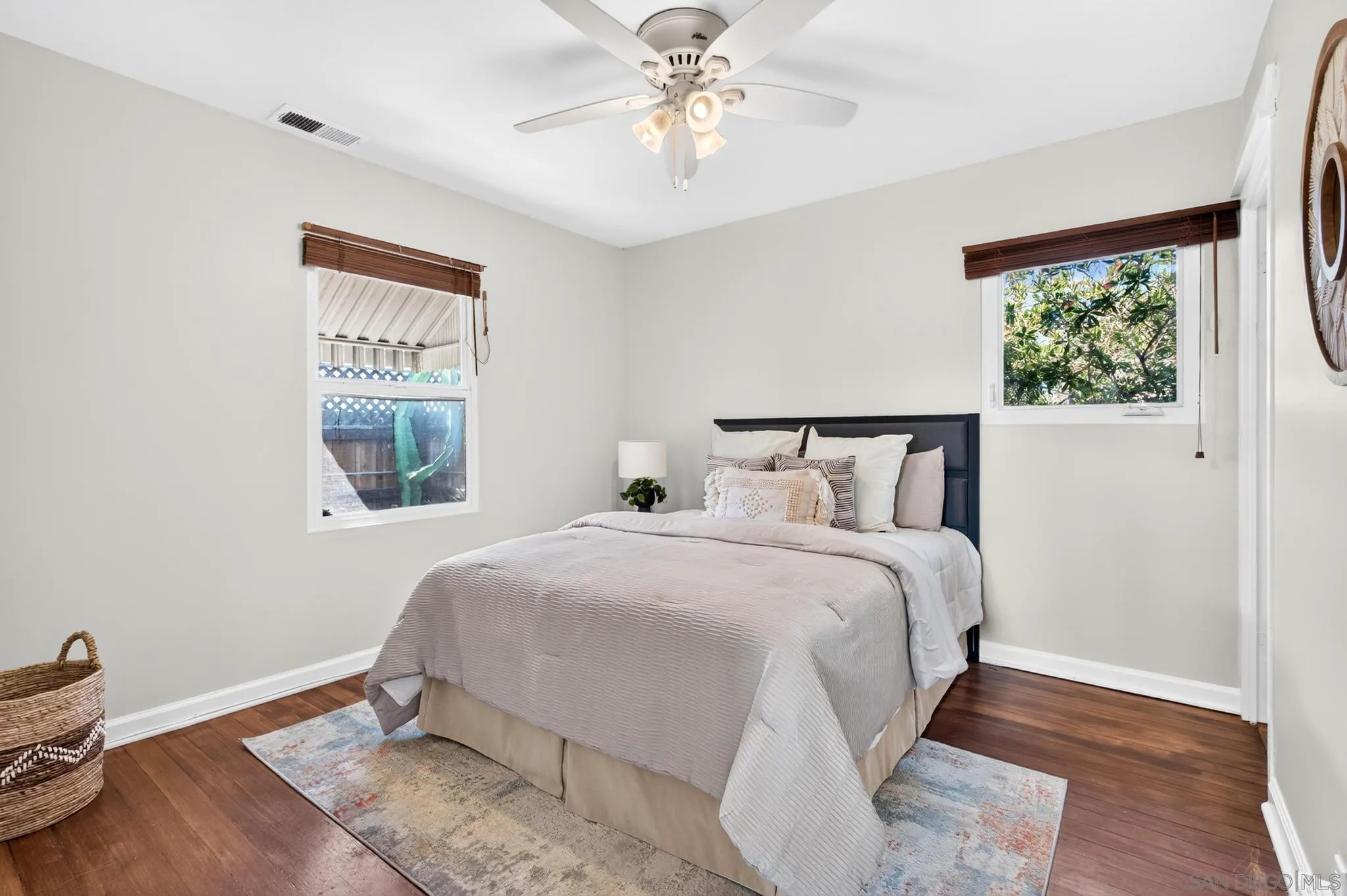 https://cdn.realtyfeed.com/cdn/127/260019236/c3bde0e31a0666b461604e512922204c.webp