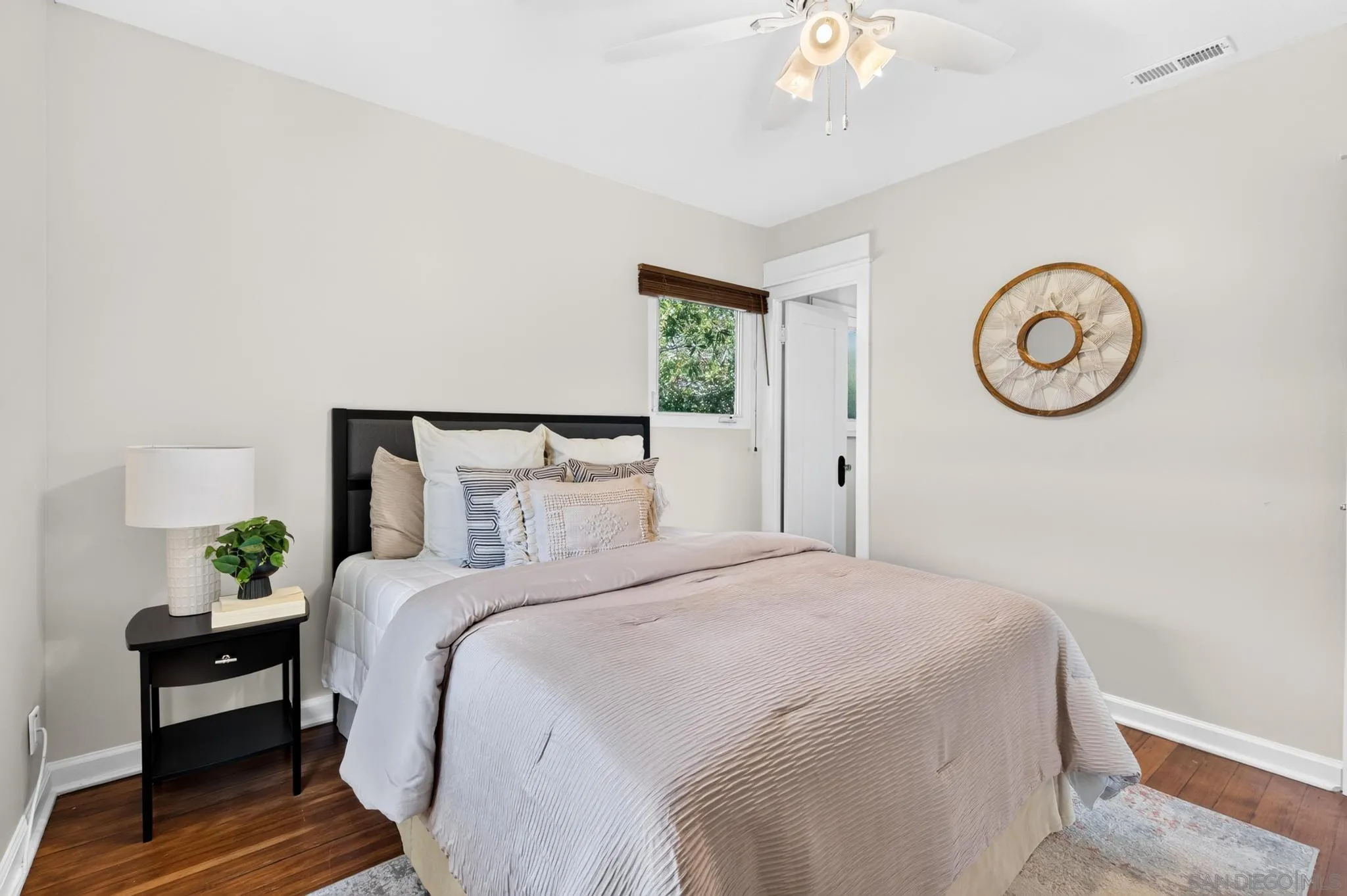 https://cdn.realtyfeed.com/cdn/127/260019236/da437e315b4e46770d9df85a2f55a0a5.webp