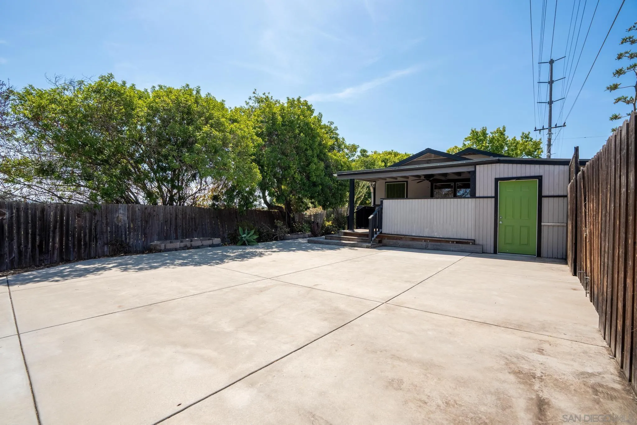 https://cdn.realtyfeed.com/cdn/127/260019236/e49c31646a1ad083d6ac12e15de08ba1.webp