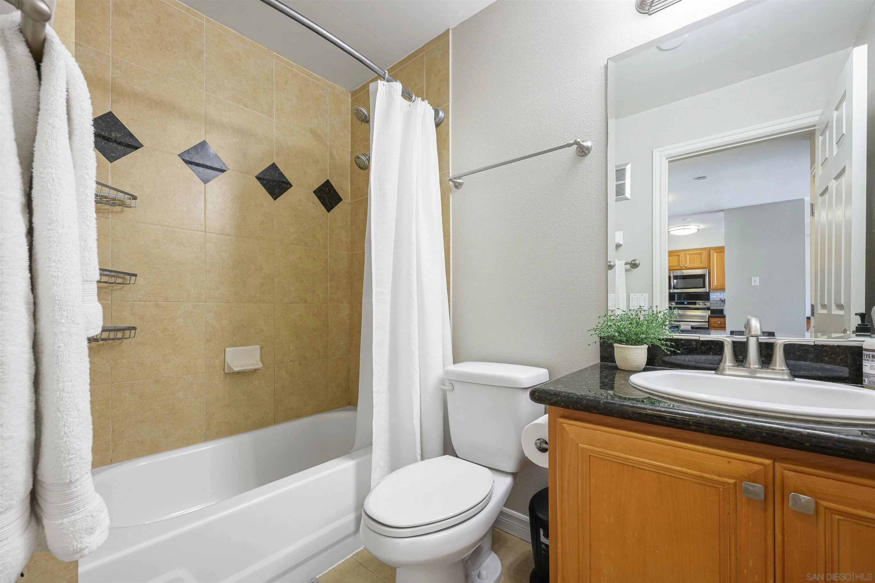 Photo #13: 260019238 Listing: Photo #13