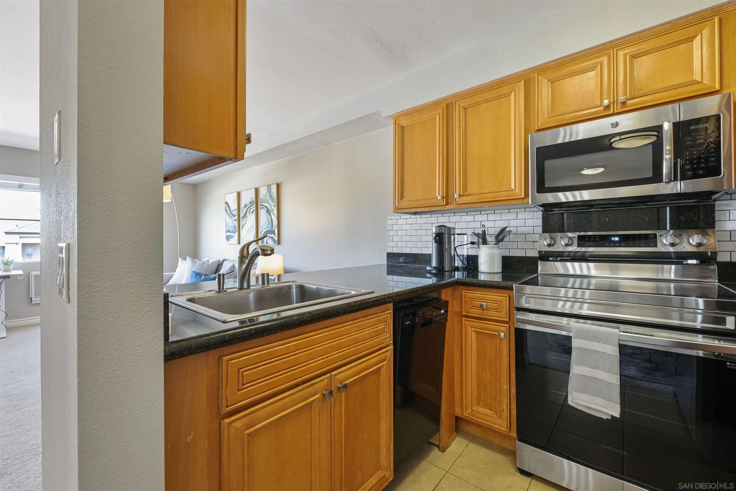 Photo #9: 260019238 Listing: Photo #9
