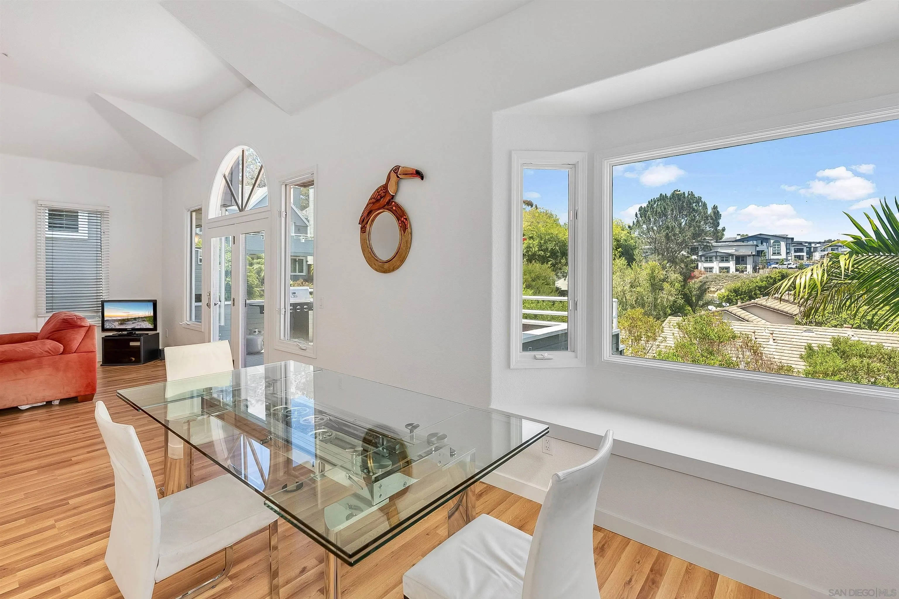 Photo #8: 260019239 Listing: Photo #8