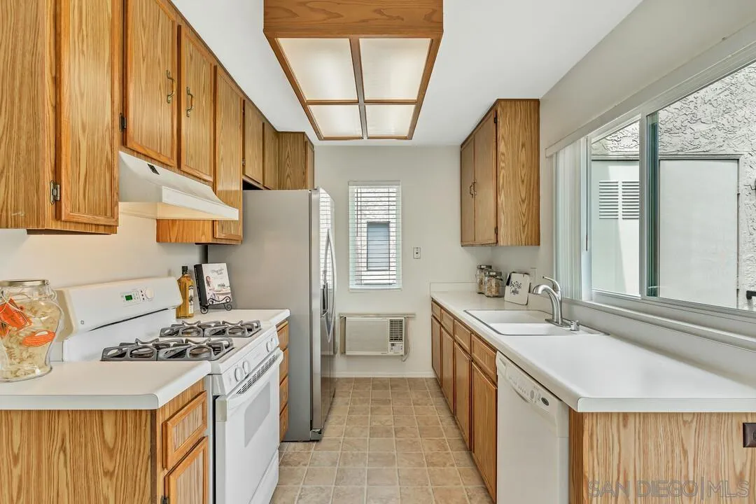 Photo #13: 260019240 Listing: Photo #13