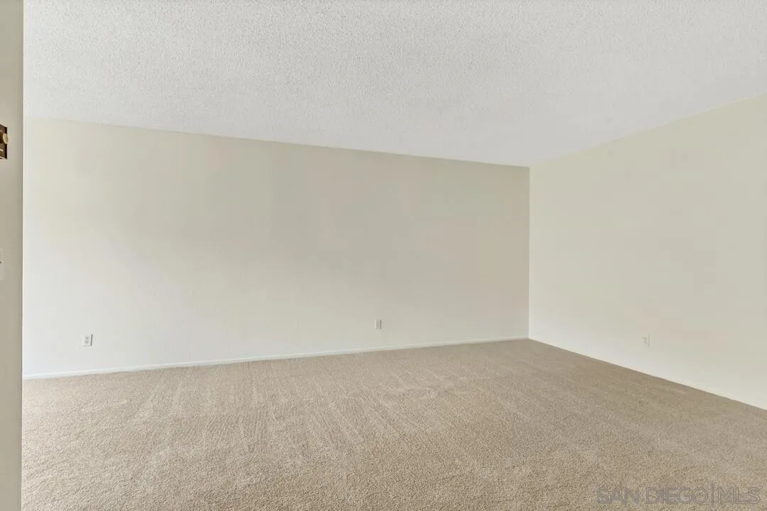 Photo #7: 260019240 Listing: Photo #7