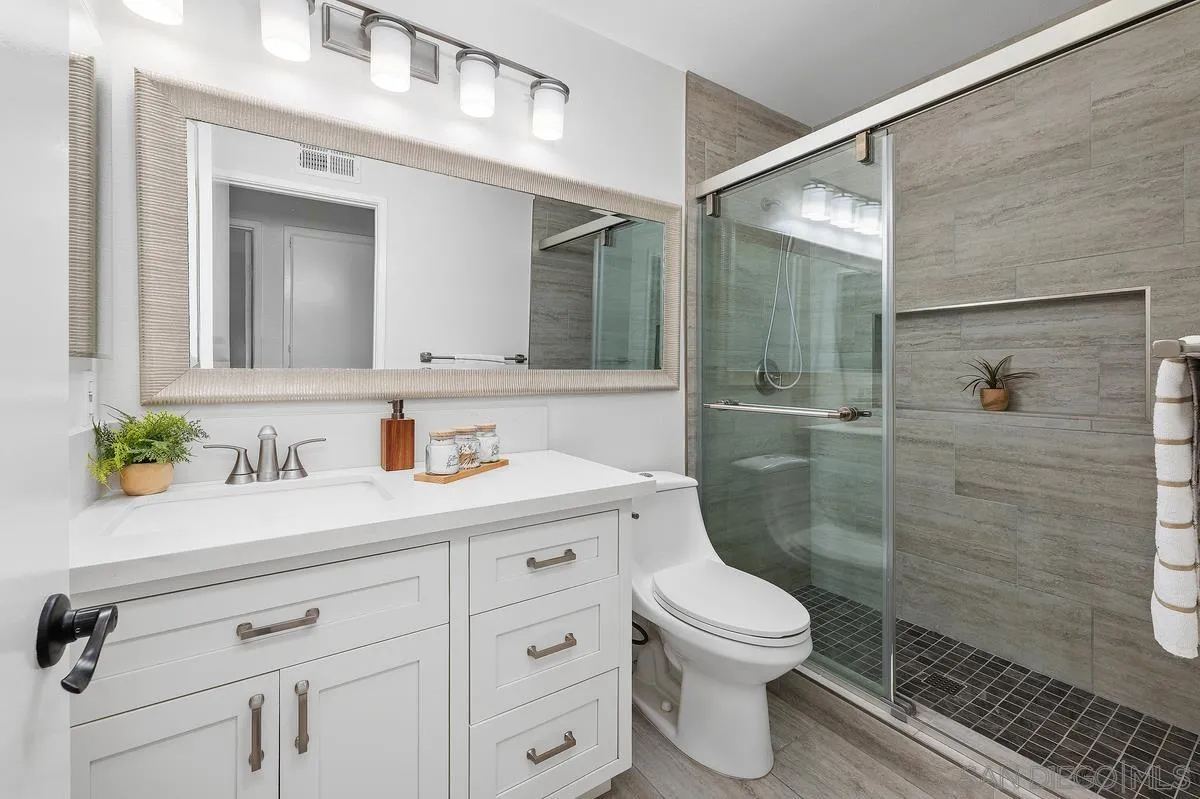 Photo #37: 260019242 Listing: Photo #37