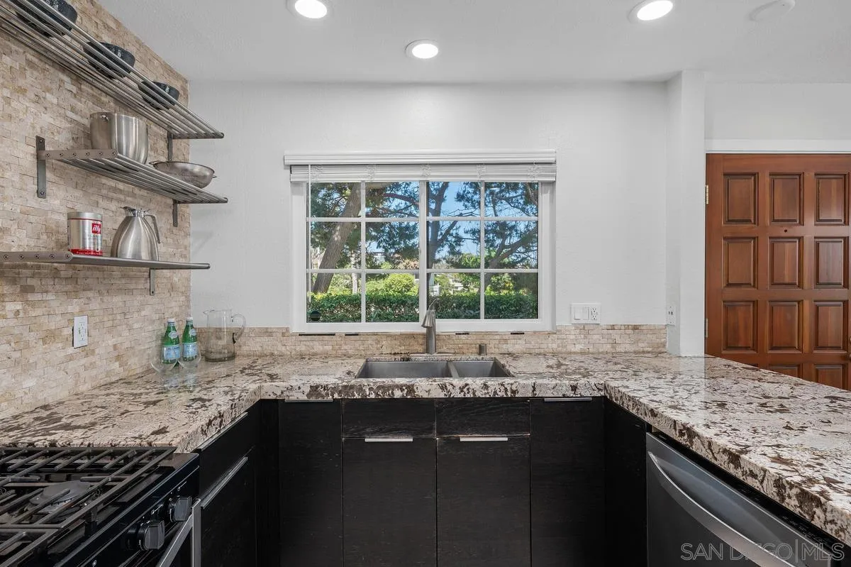 Photo #16: 260019242 Listing: Photo #16