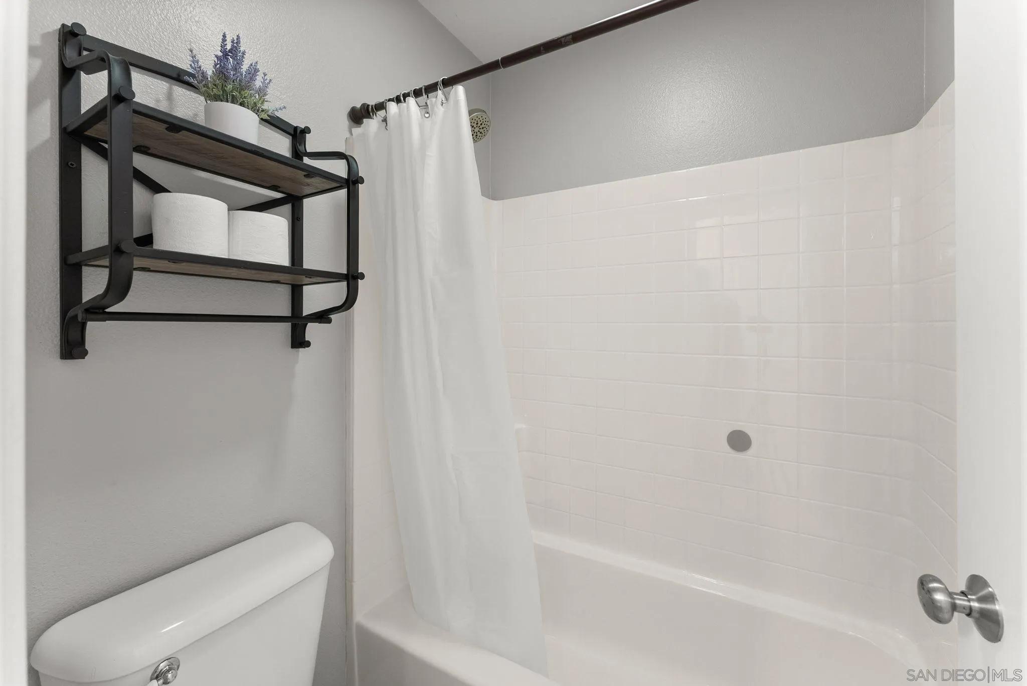 https://cdn.realtyfeed.com/cdn/127/260019246/235f07429241609138d389e6b82b5a72.webp