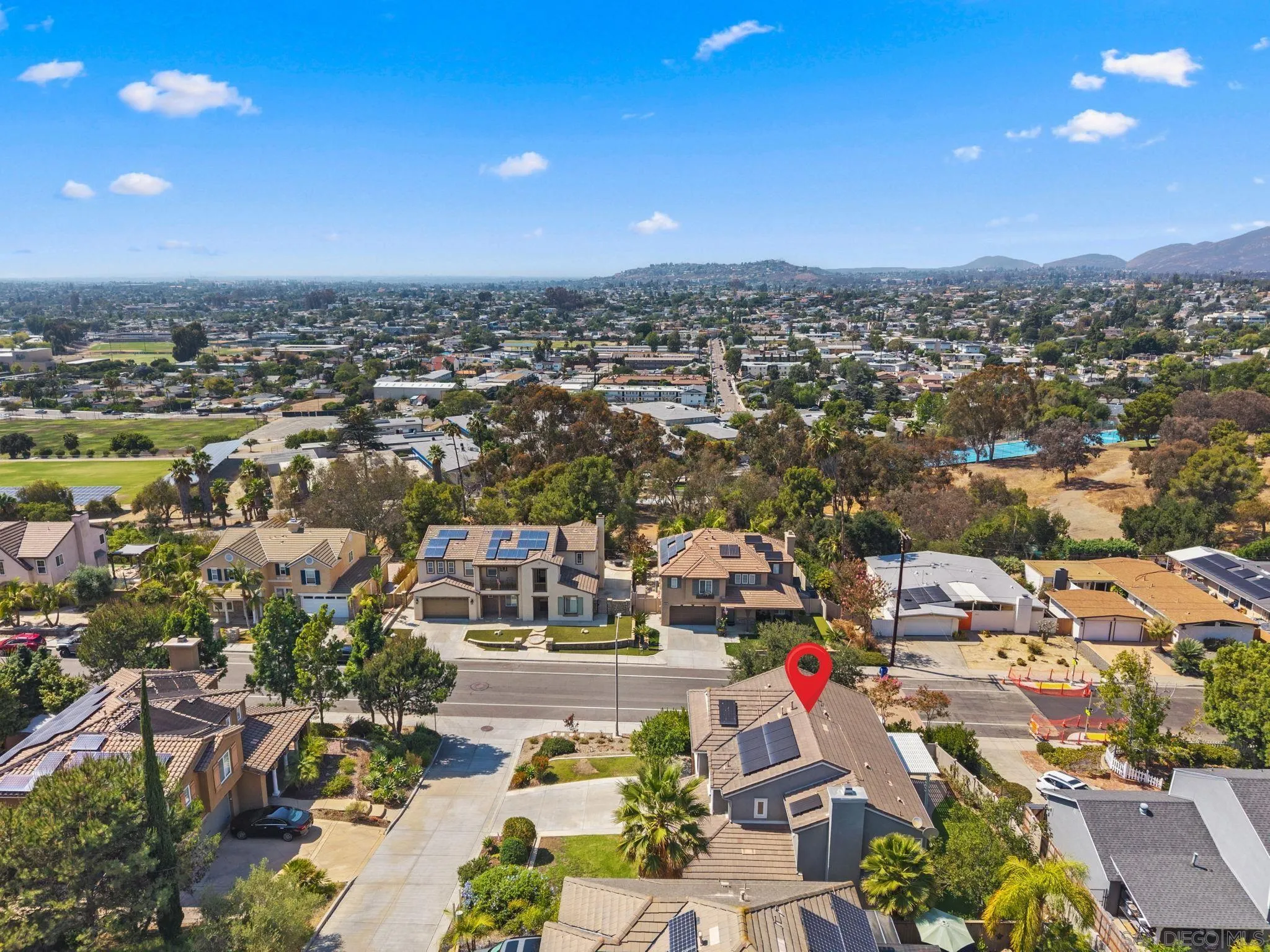 https://cdn.realtyfeed.com/cdn/127/260019246/6ca05f76f1e26b46b413f5ec78ff56f0.webp