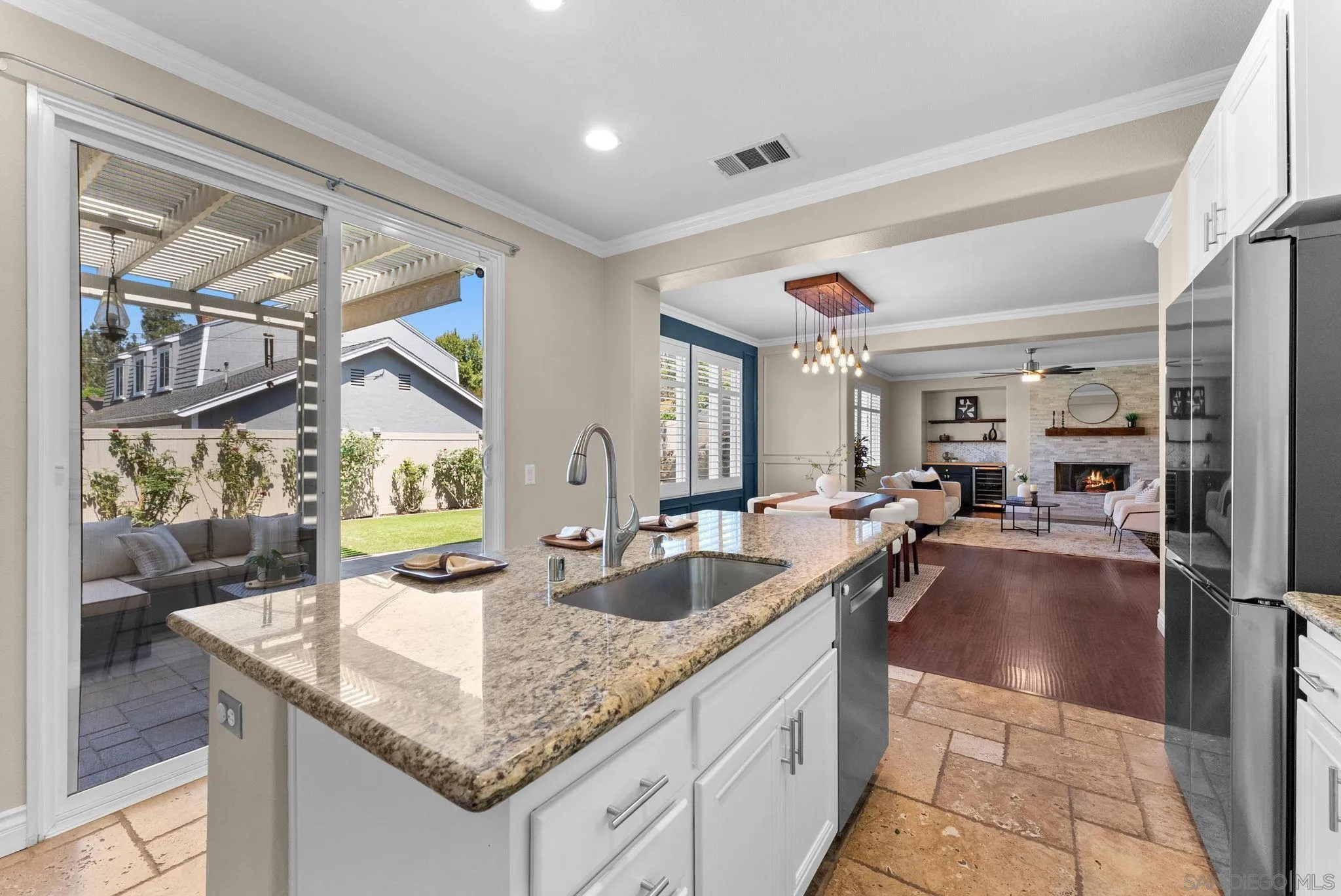 https://cdn.realtyfeed.com/cdn/127/260019246/b82436a9ebc327195cbc54c2ad31672f.webp